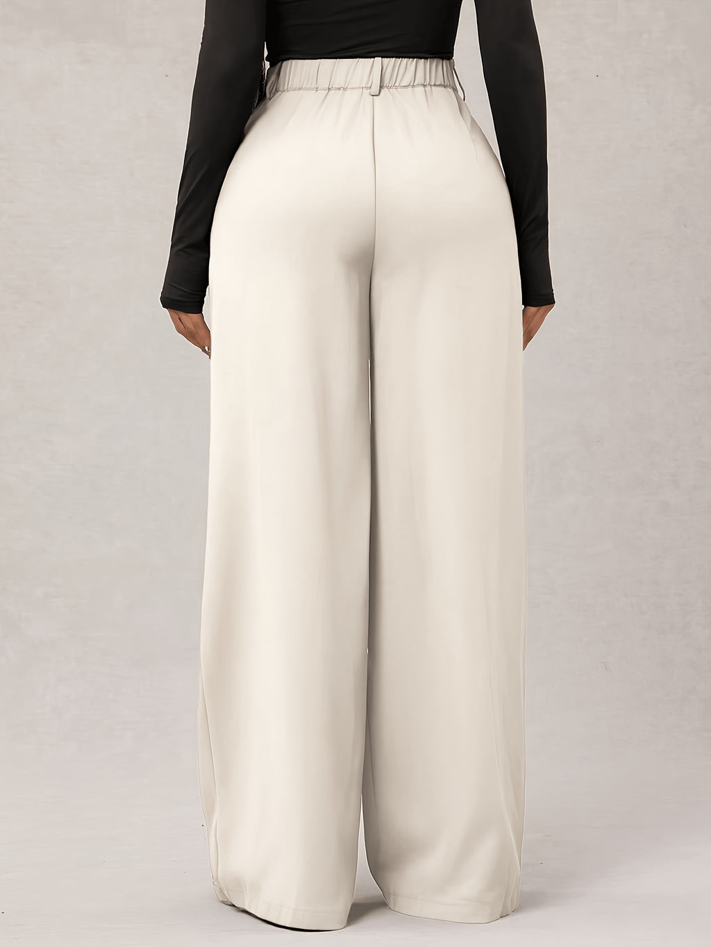 Pantalon grande taille, coupe droite, poches plaquées, autre coloris