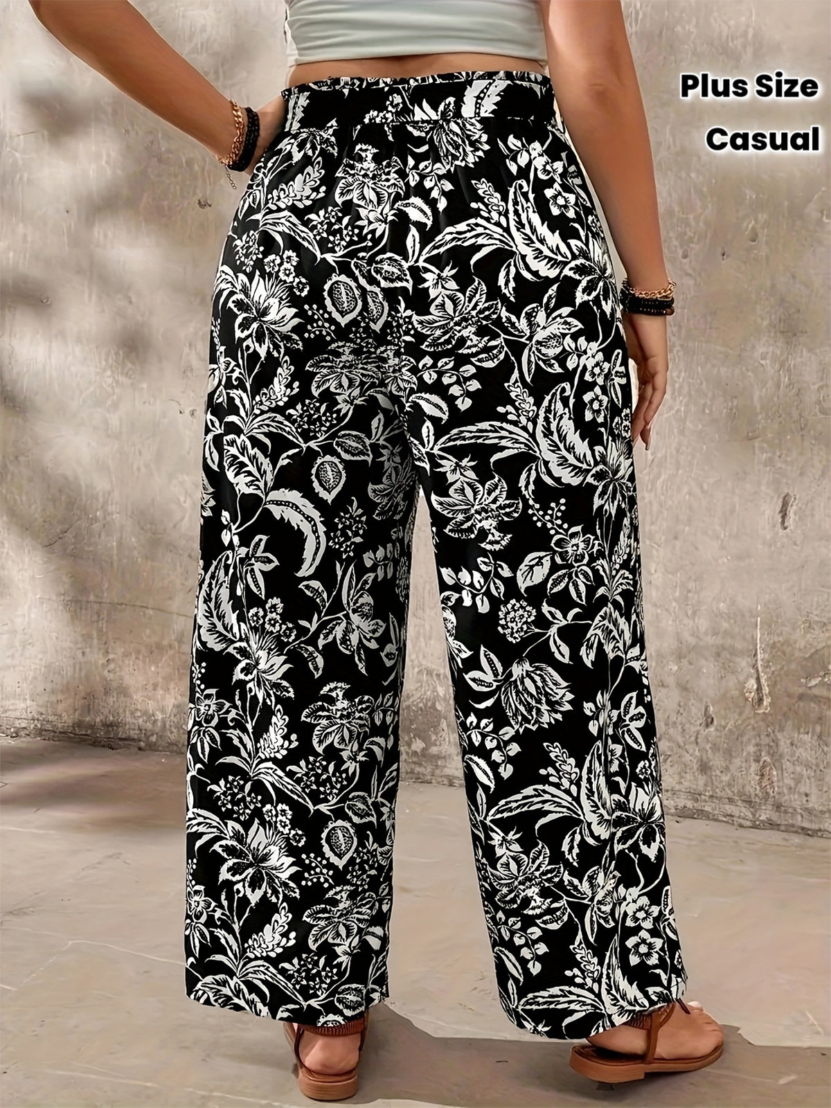 Pantalon grande taille, coupe évasée, esprit décontracté, détail du tissu