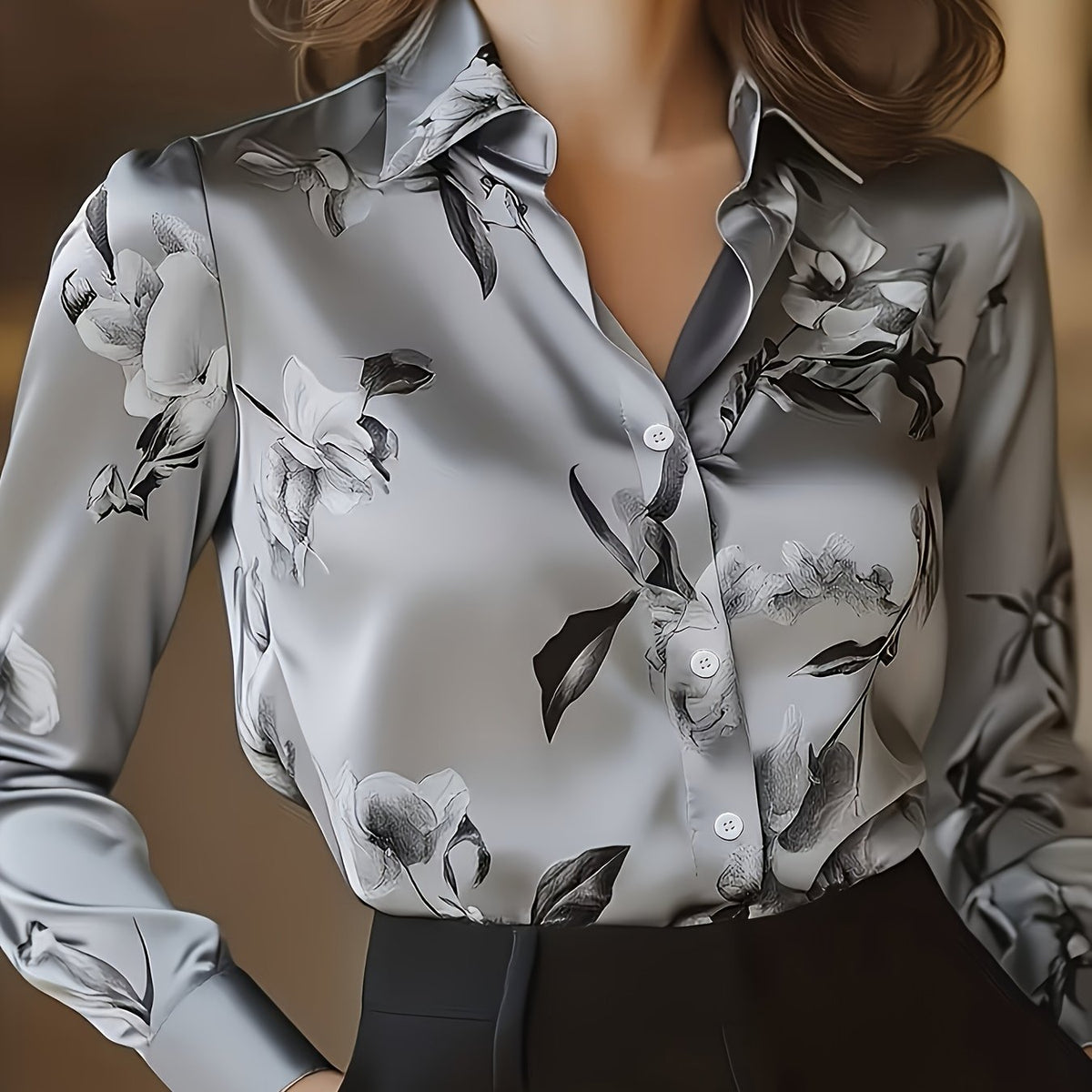 Chemise grande taille en satin à imprimé fleuri, manches longues, tombé fluide — composition : 100% Polyester Image