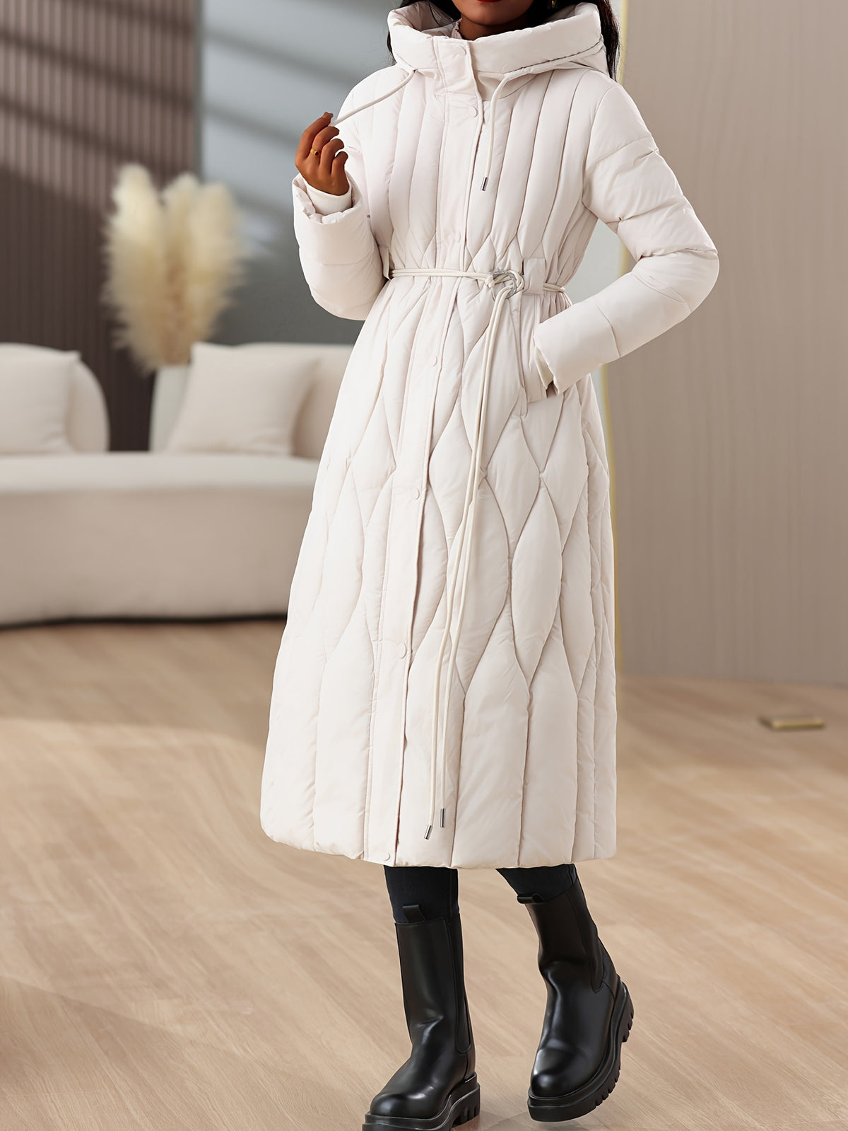 Manteau grande taille, coupe ajustée, capuche, chaleur d'hiver, vue de profil