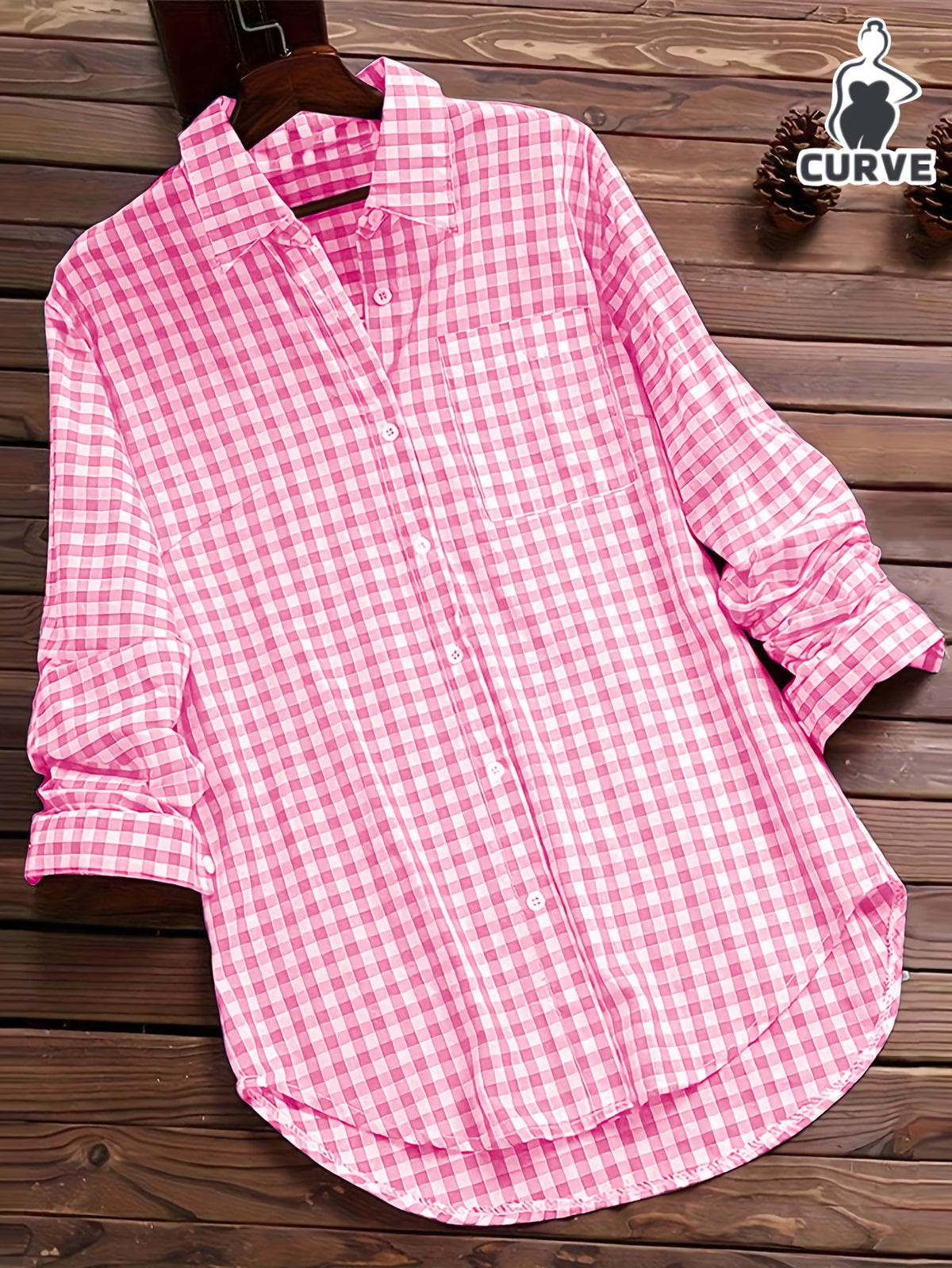 Chemise grande taille à carreaux, coupe ample, boutonnage, manches longues, détail du col