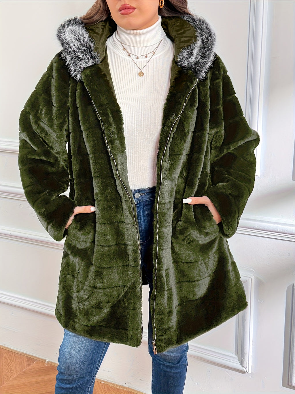 Manteau grande taille, capuche, poches pratiques, chaleur d'hiver, vu de dos