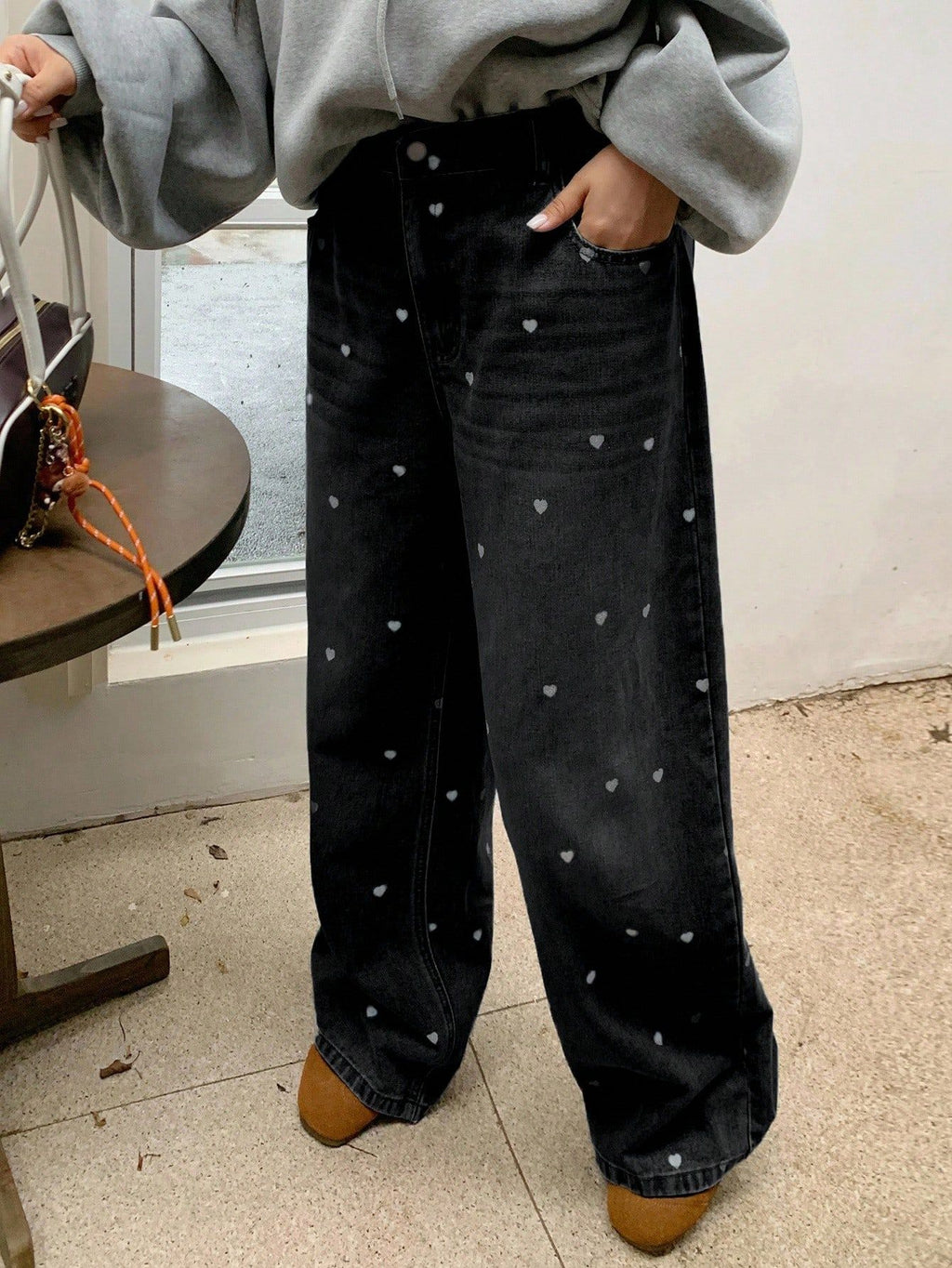 Pantalon grande taille, coupe oversize, toucher naturel, chaleur d'hiver, porté de face