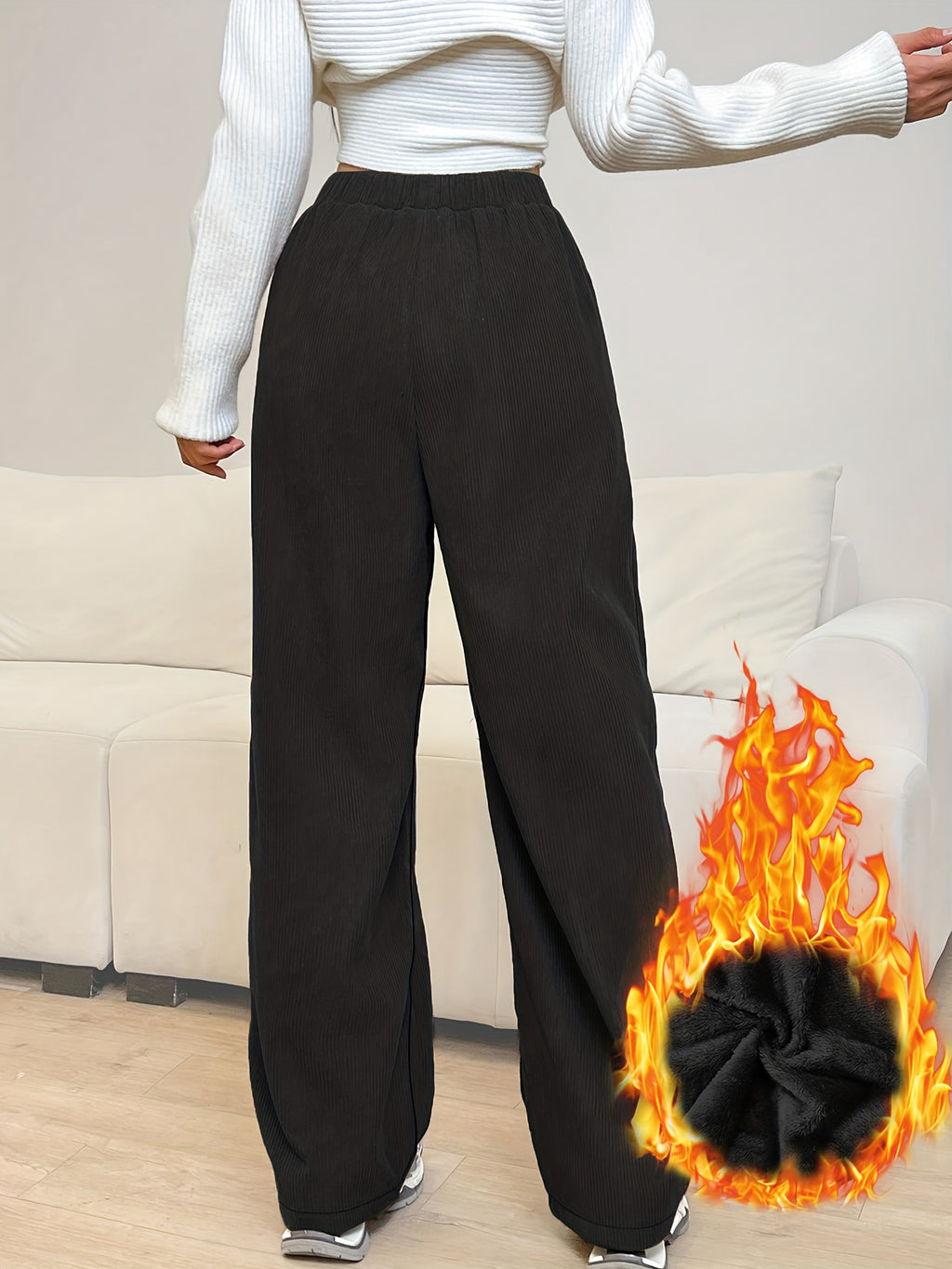 Pantalon grande taille en velours côtelé, coupe évasée, cordon, détail du tissu