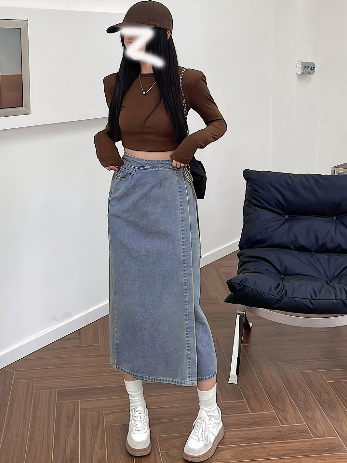 Jupe grande taille à imprimé géométrique, coupe oversize, fente, tenue franche, détail du tissu