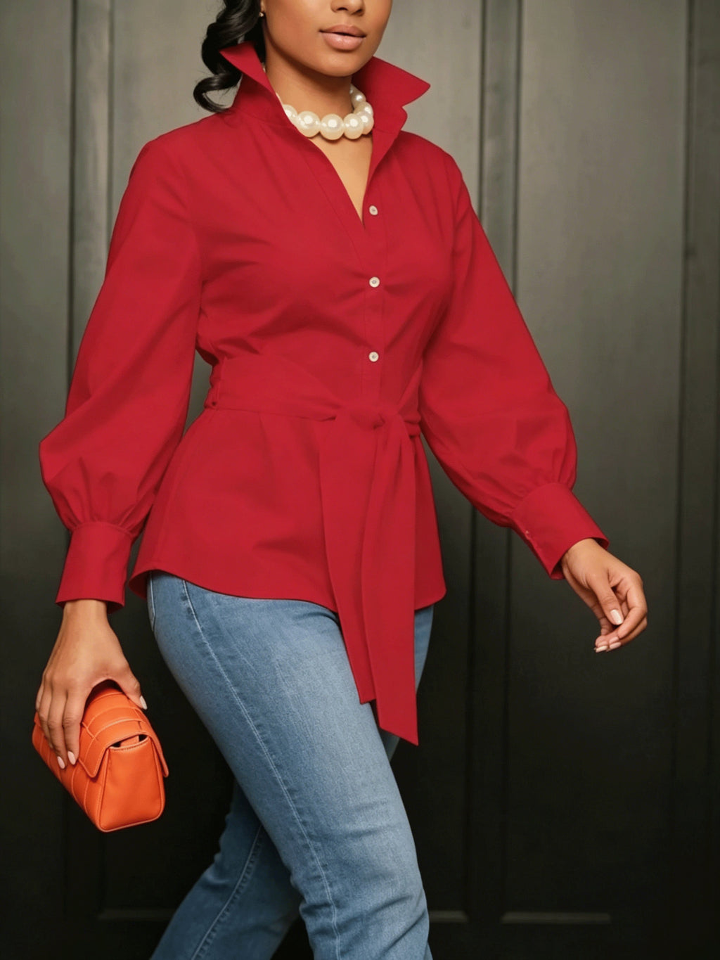 Chemise grande taille, coupe oversize, col à revers, allure élégante, détail du tissu