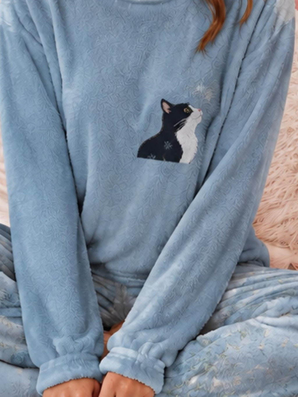 Pyjama grande taille à broderies, manches longues — composition : 70% Polyester, 30% Élasthanne