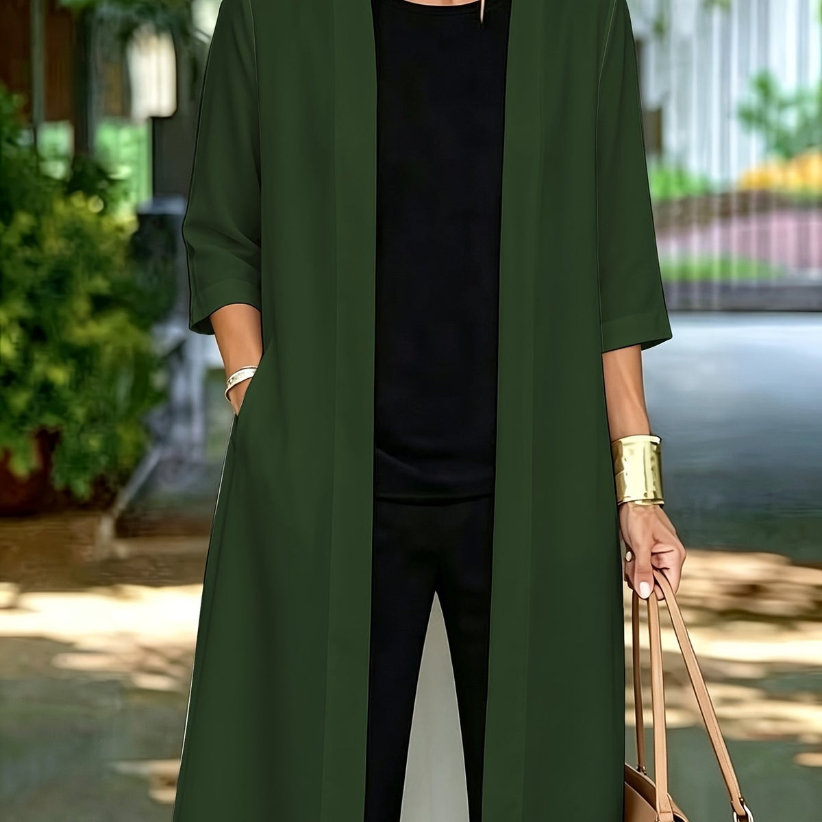 Veste grande taille, coupe ample, poches pratiques, esprit trench, tissu opaque