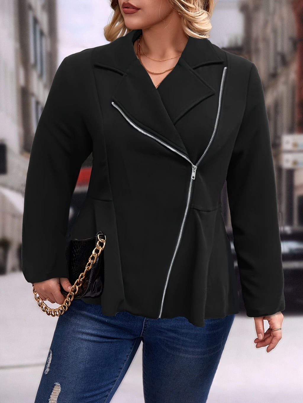 Manteau grande taille, fermeture zippée, manches longues, détail du tissu