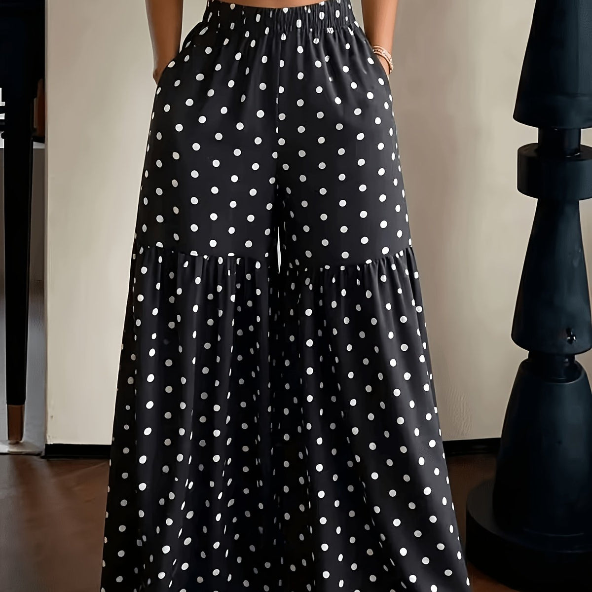 Pantalon grande taille à pois, coupe évasée, poches pratiques — matière : polyester Image