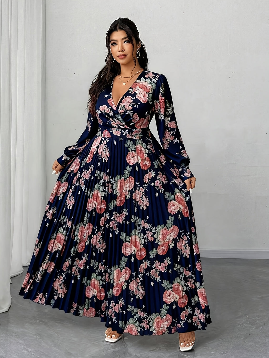 Robe longue grande taille — Roses, cache-cœur plissé soleil