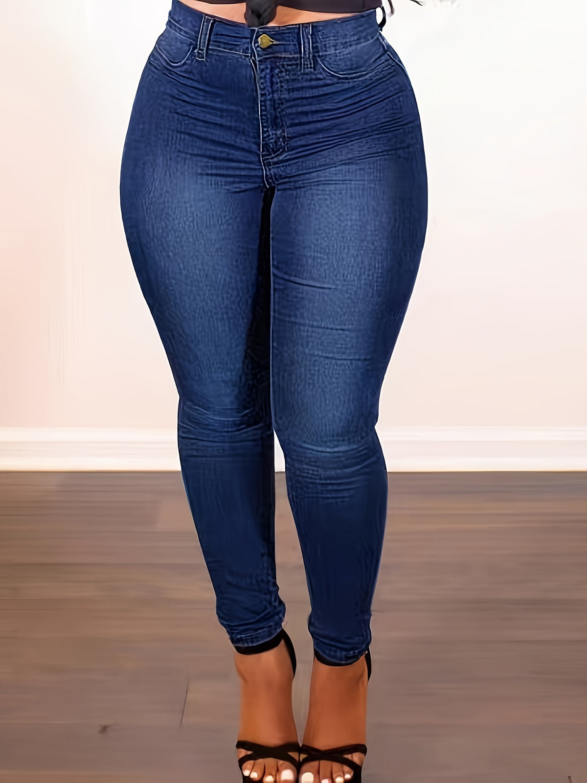 Jean grande taille, tombé fluide, délavage — composition : 75% Viscose, 22% Polyester, 3% Élasthanne Image