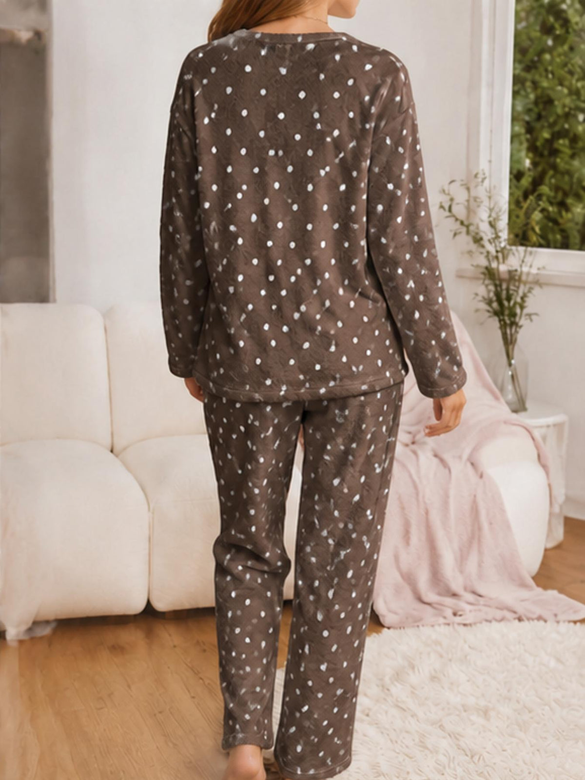 Pyjama grande taille à pois, coupe ample, manches longues — composition : 70% Polyester, 30% Élasthanne