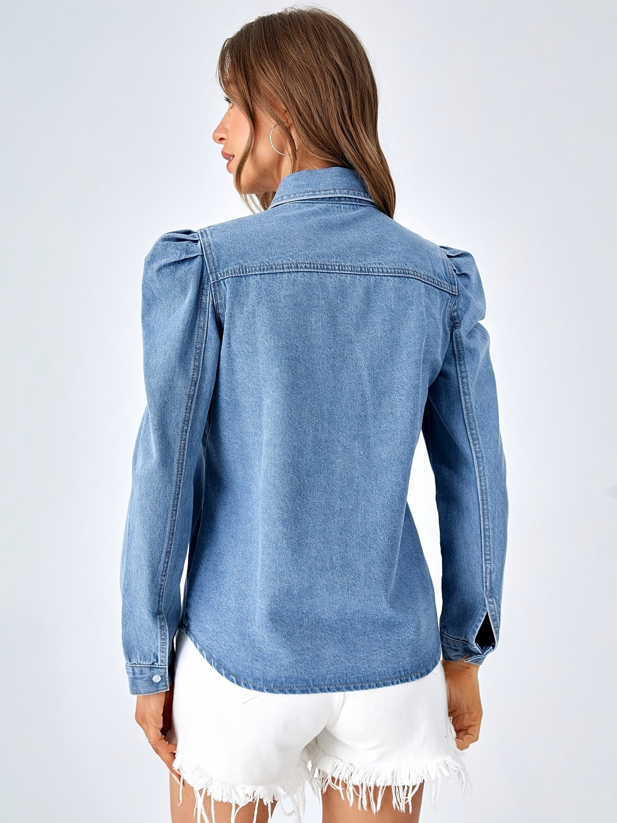 Chemise grande taille, col à revers, tenue franche, allure élégante — composition : 80% Coton, 20% Polyester Image