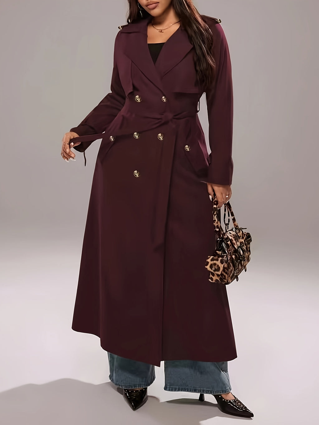 Manteau grande taille, esprit trench, porté de face