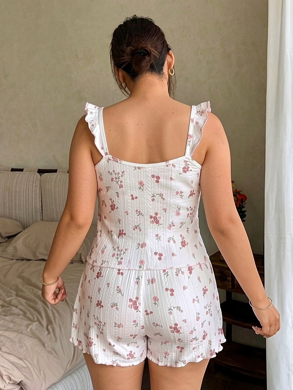 Ensemble grande taille à imprimé fleuri, col V, détail du tissu