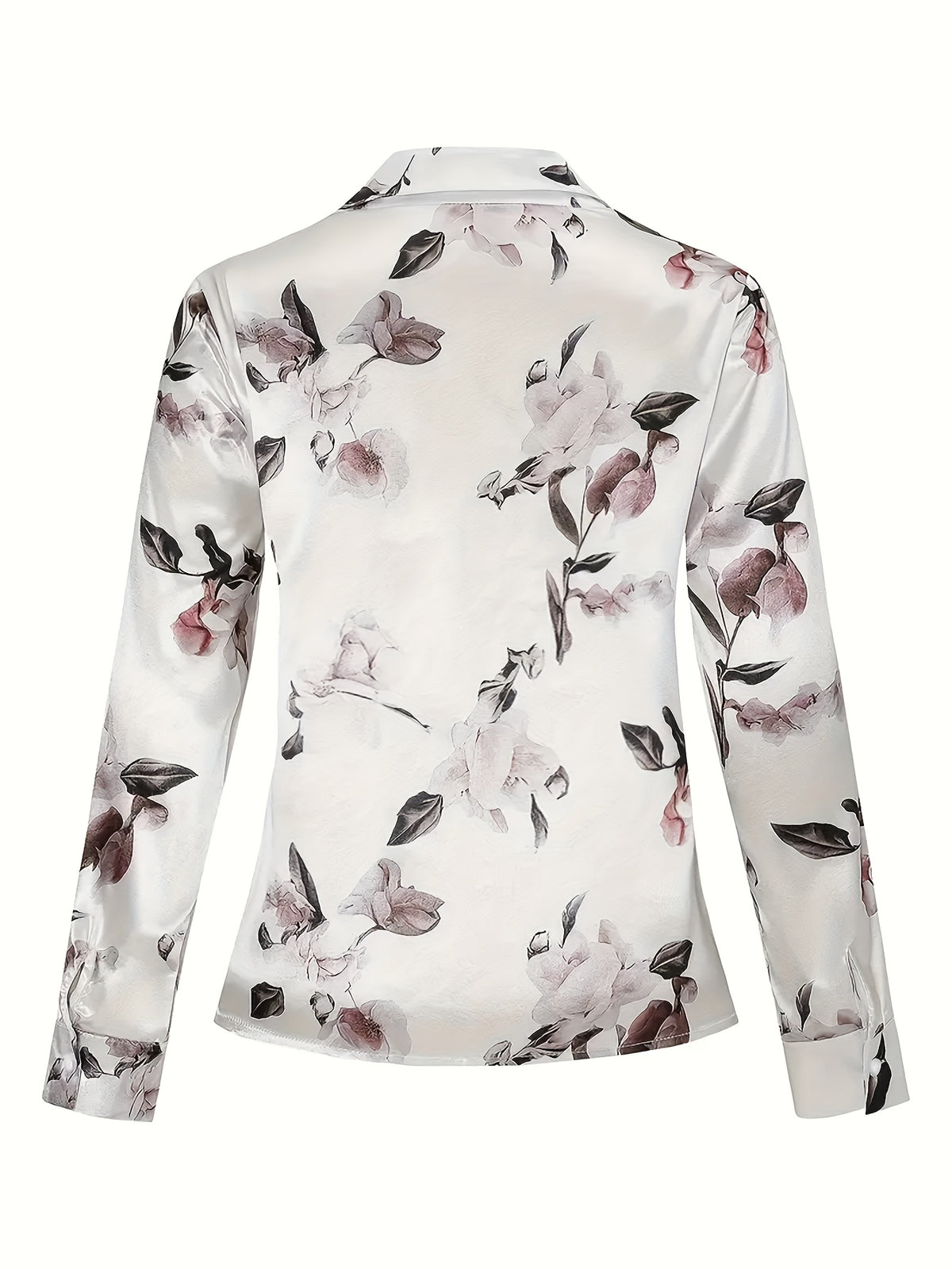 Chemise grande taille en satin à imprimé fleuri, col à revers, tombé fluide, mise en situation