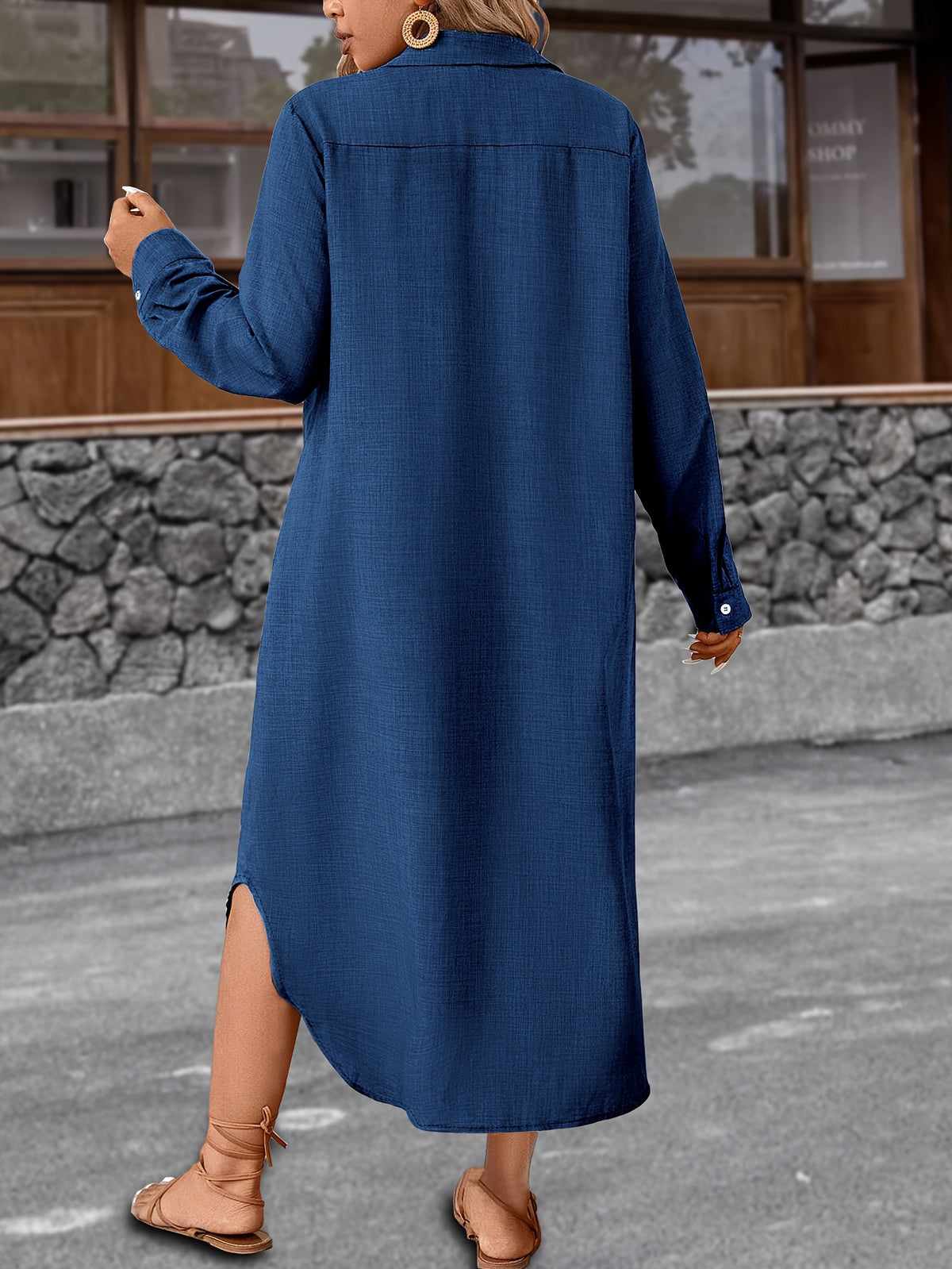 Robe grande taille, coupe ajustée, ligne nette, vue de profil