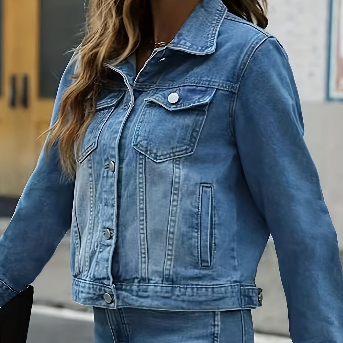 Veste grande taille, coupe ajustée, manches longues, toucher naturel — matière : coton