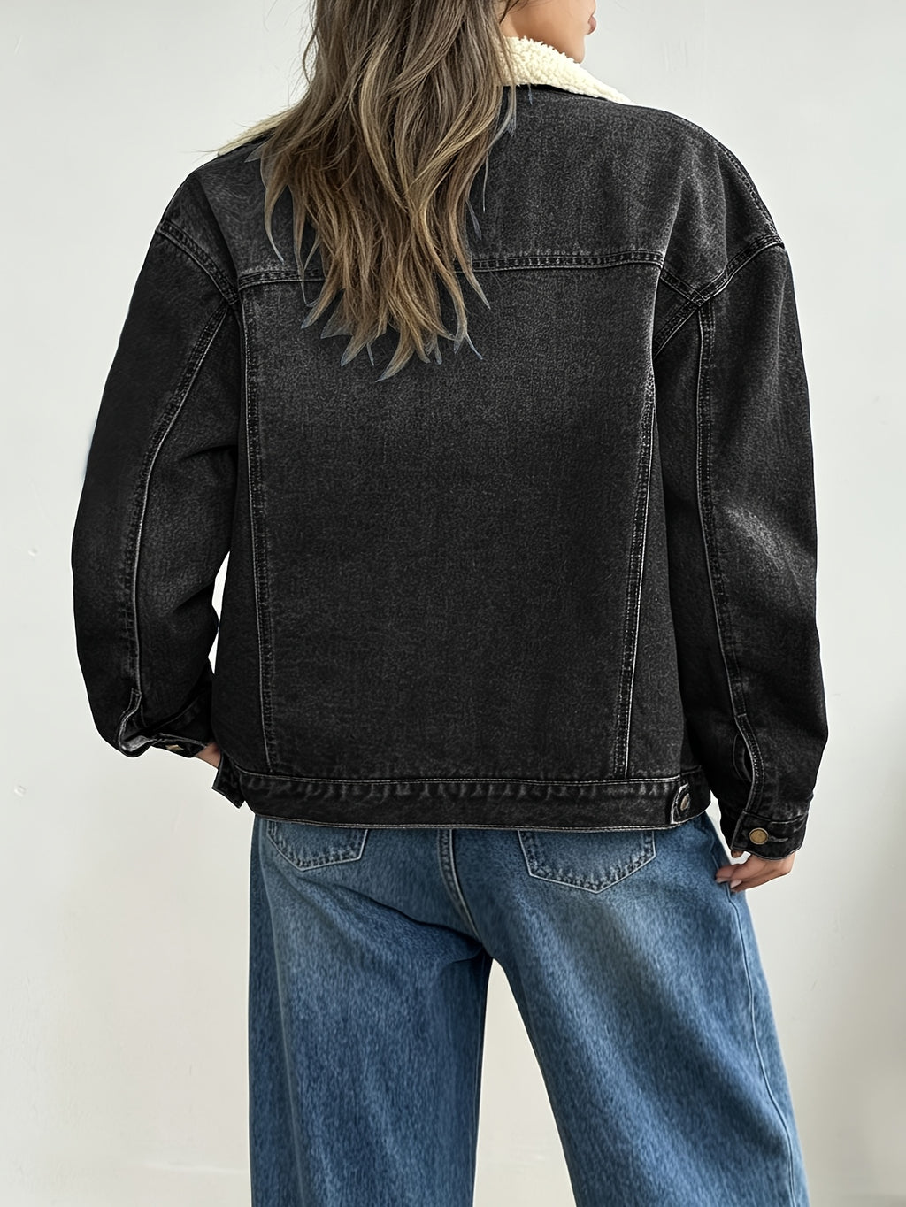 Short grande taille, coupe oversize, tenue franche, chaleur d'hiver, porté de face