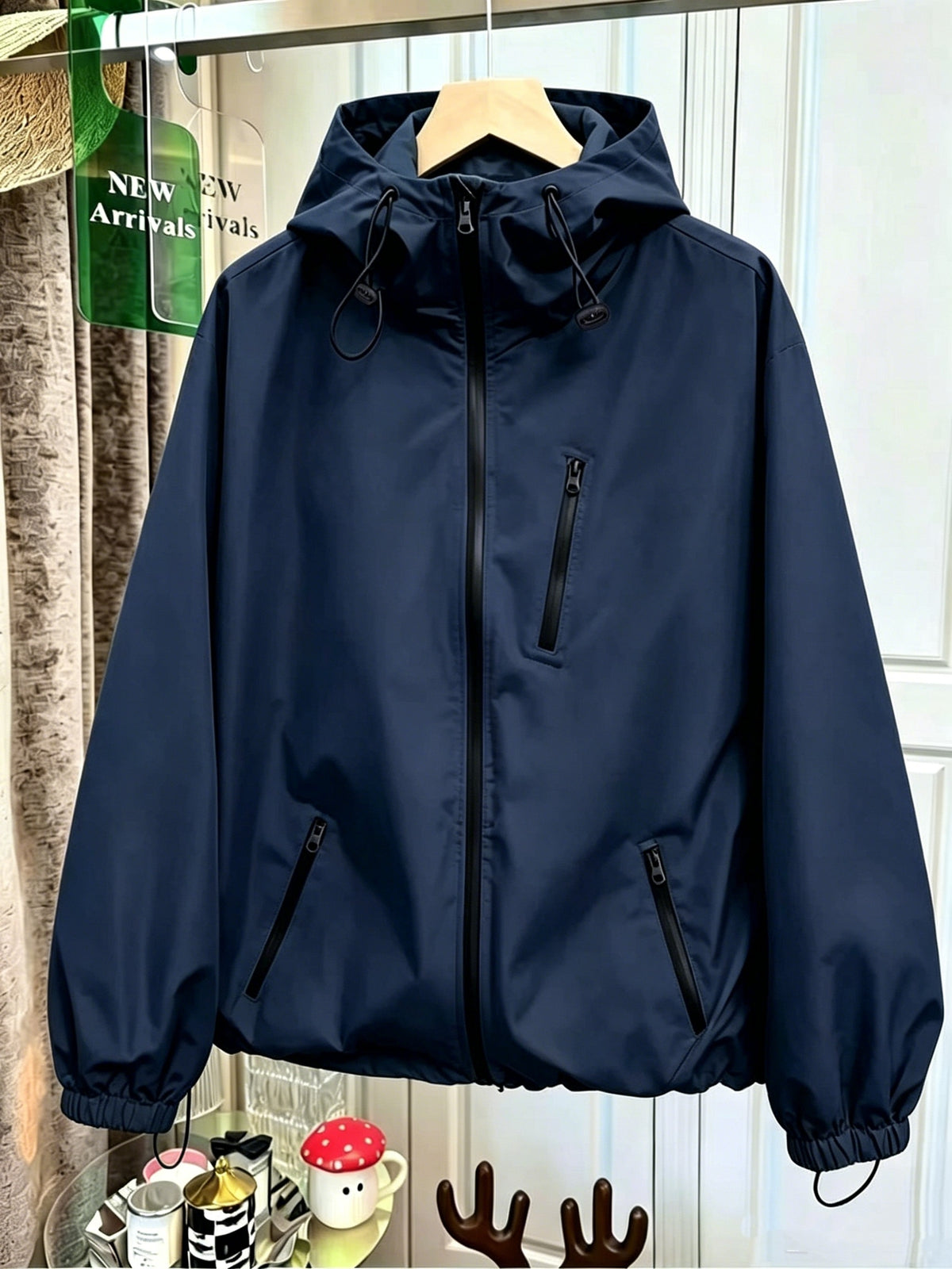 Veste grande taille, poches pratiques, coupe-vent, détail du col