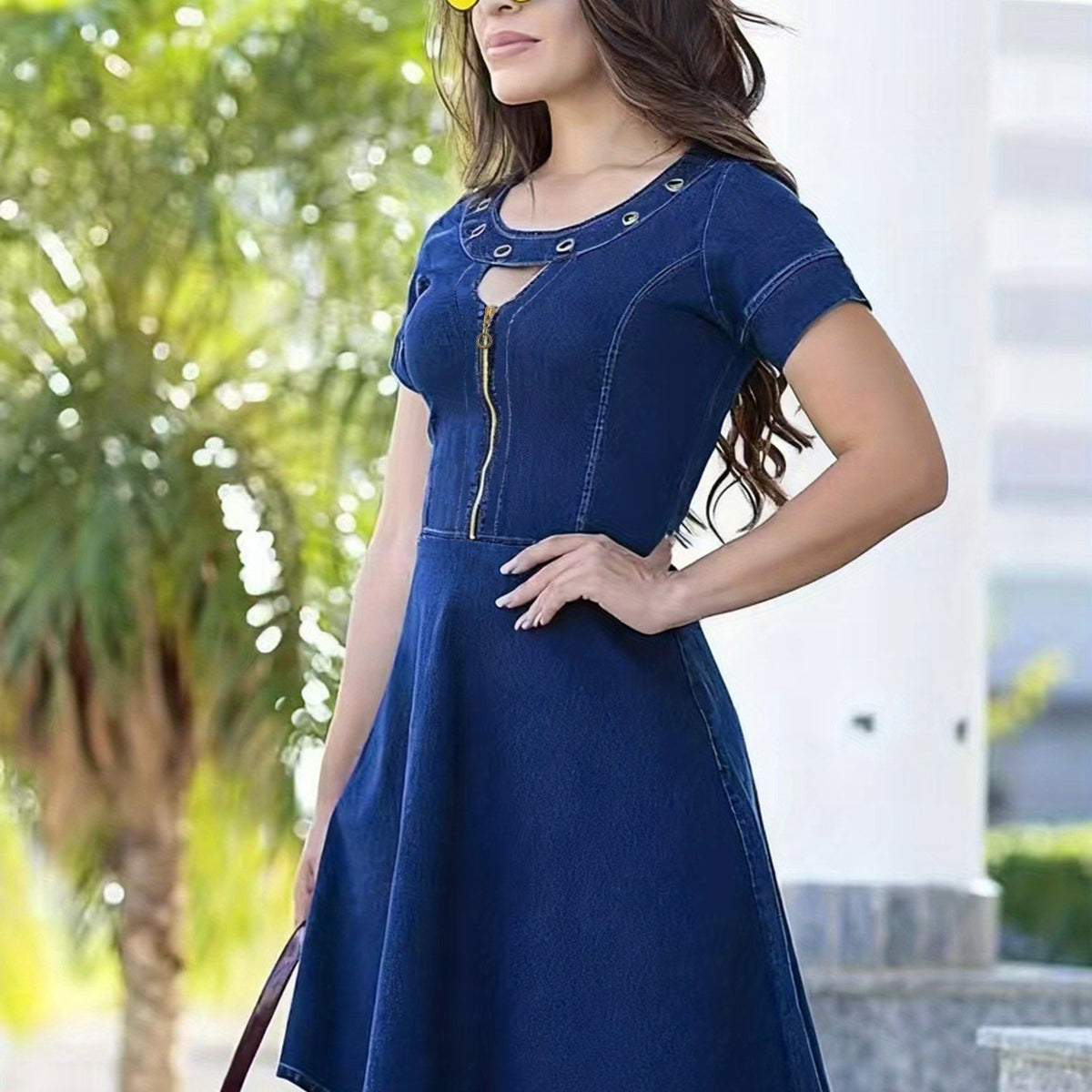 Robe grande taille, tenue franche, délavage — matière : denim Image