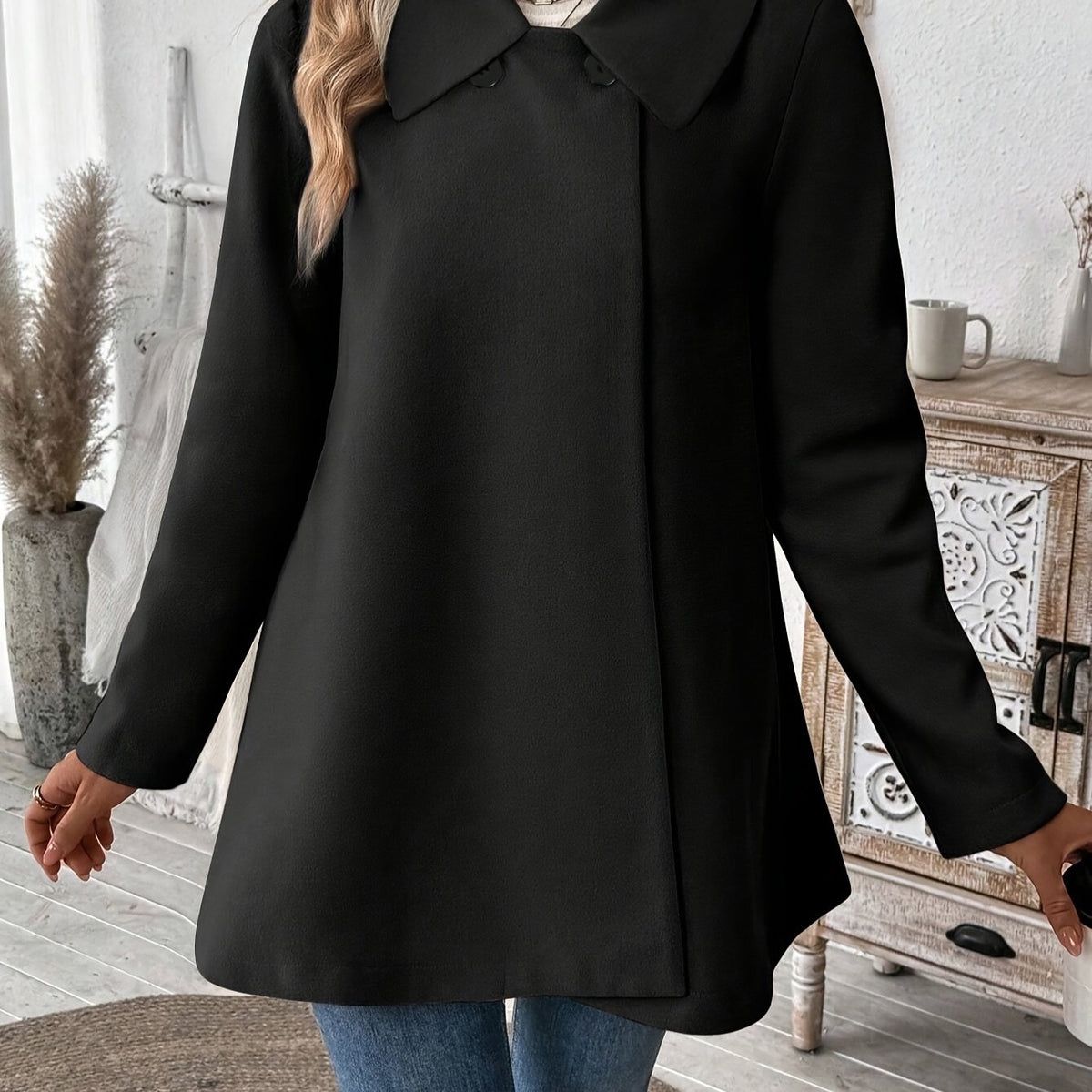 Manteau grande taille, col à revers, boutonnage, manches longues — matière : polyester Image