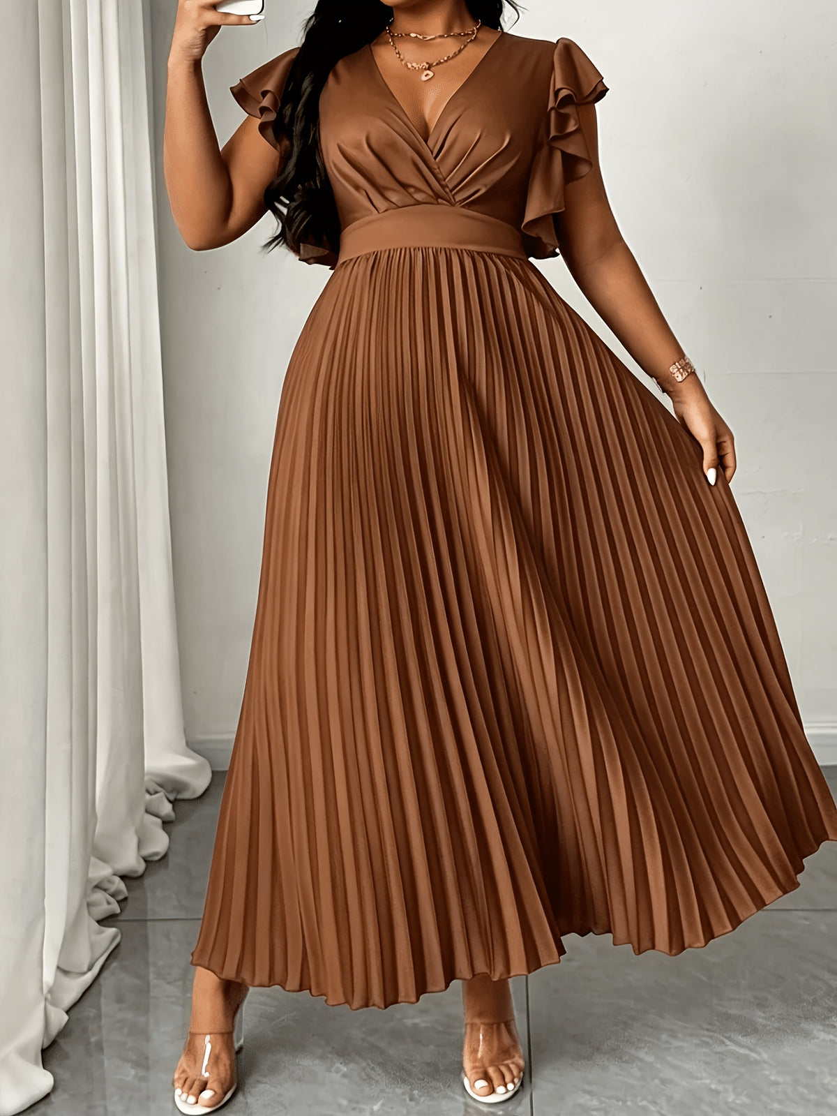 Robe de cérémonie grande taille — Satin plissé et dos noué