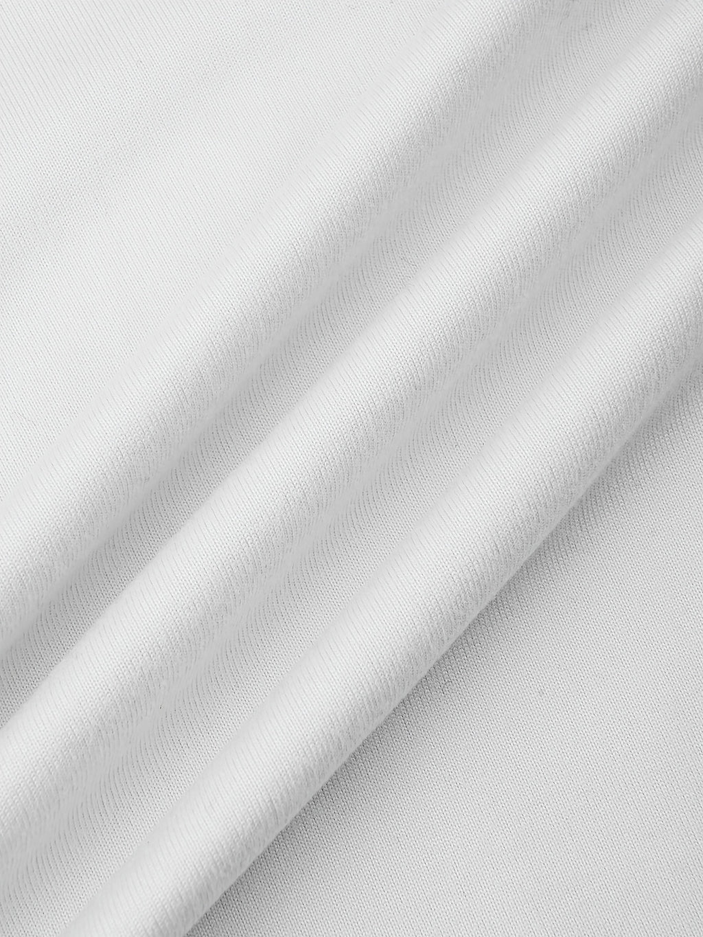 T-shirt grande taille, col rond, manches courtes, esprit décontracté, détail du tissu