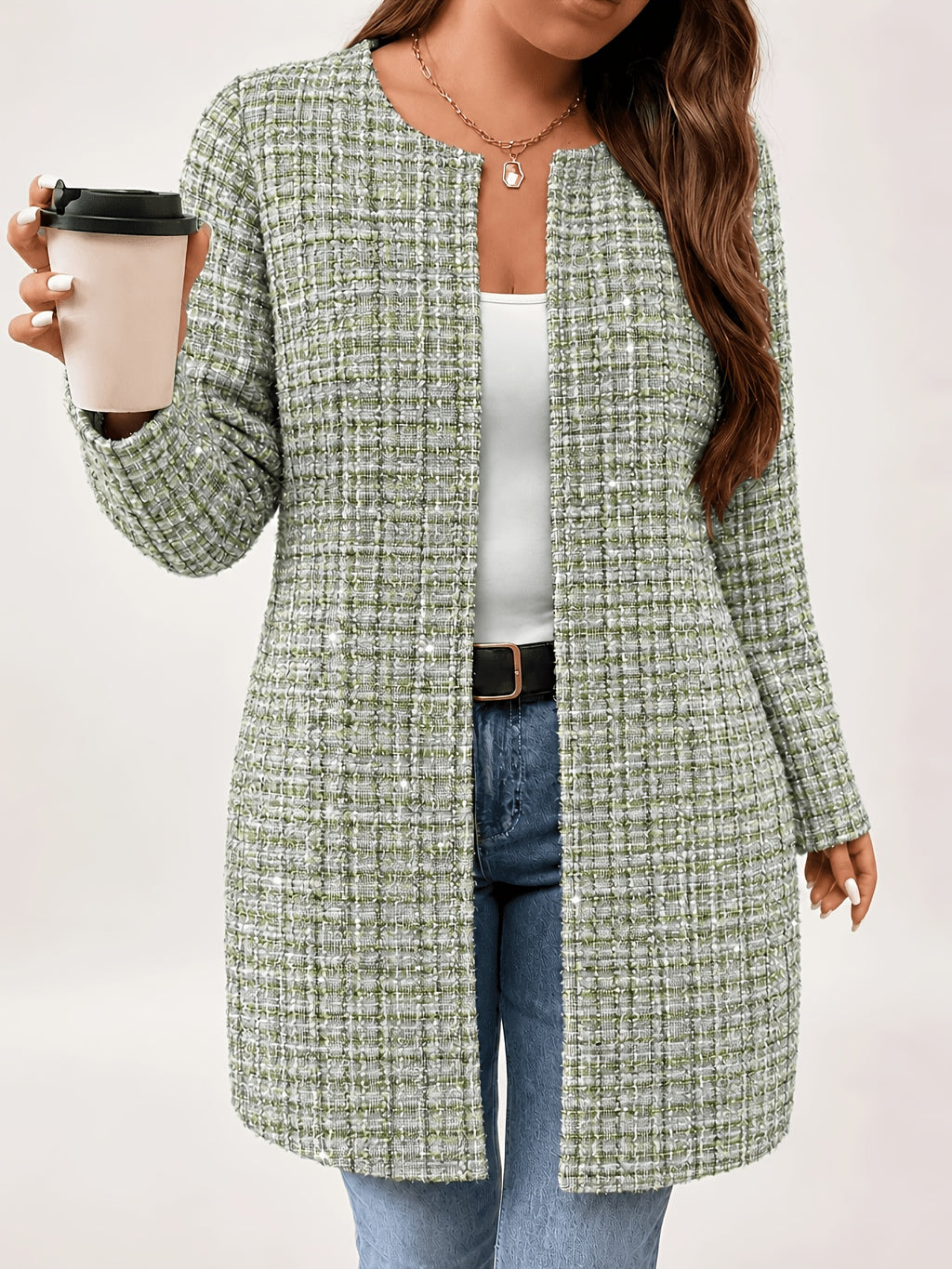 Manteau grande taille à carreaux, coupe oversize, porté de face