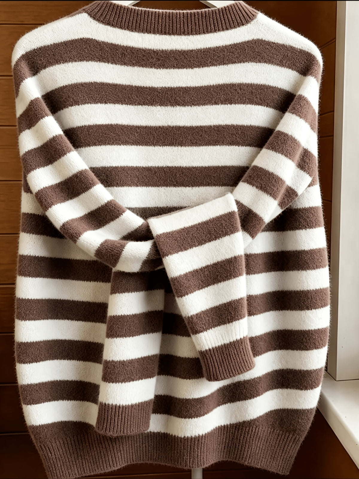 Pull grande taille à rayures, col V, manches longues, toucher moelleux, visuel produit