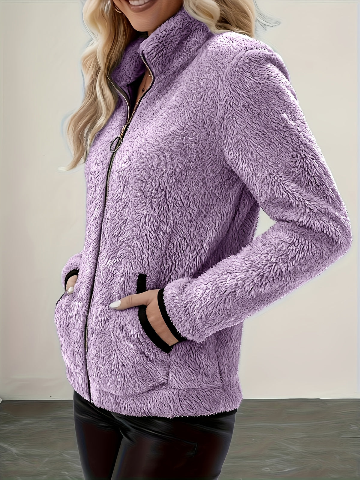 Veste grande taille, coupe ajustée, col montant, manches longues — composition : 100% Polyester