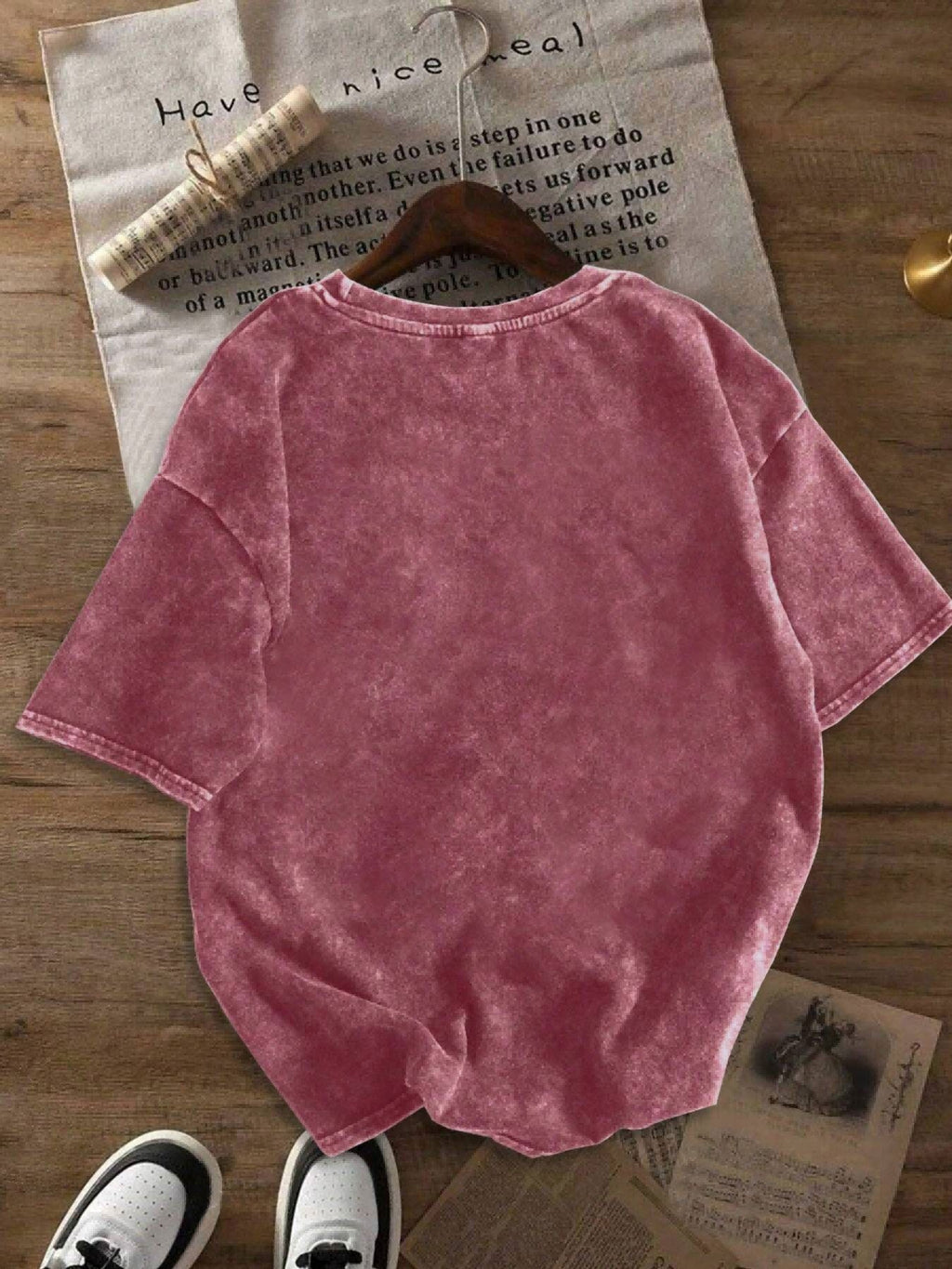 T-shirt grande taille, toucher naturel, détail du col