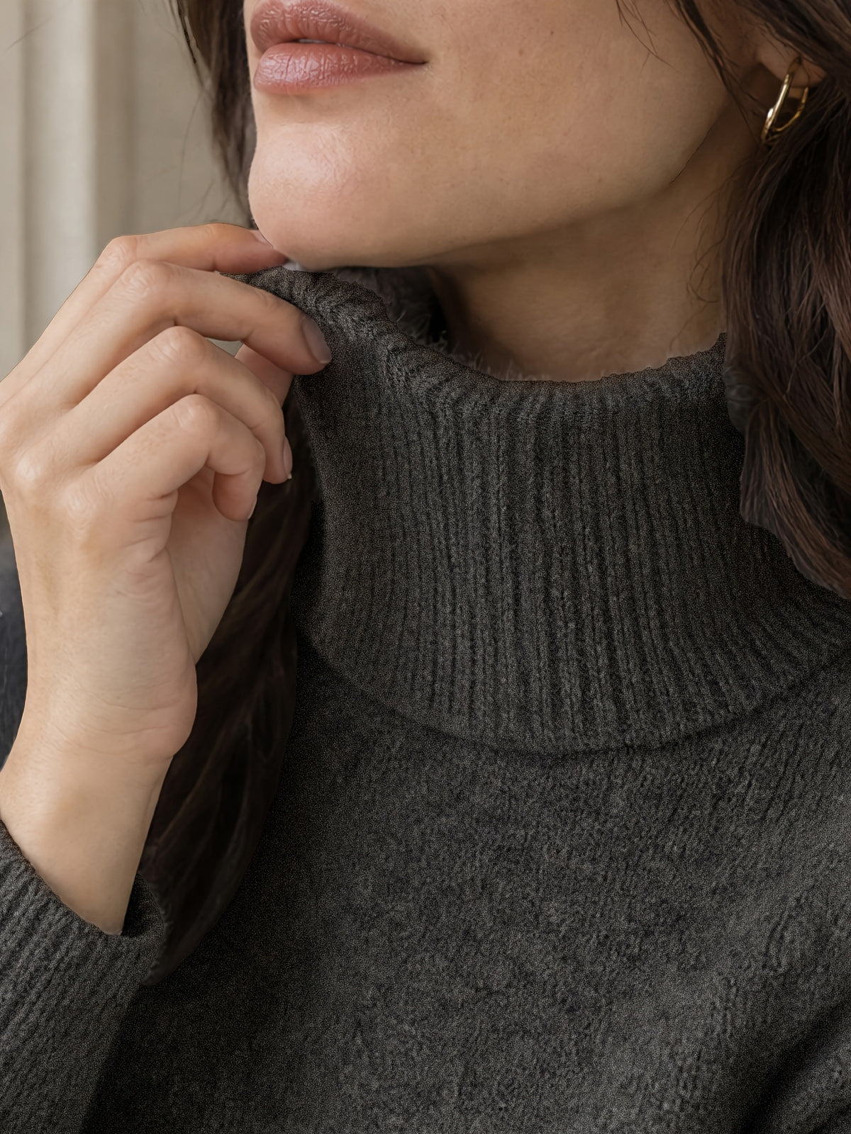 Pull grande taille en laine, manches longues, tenue chaude, détail du tissu