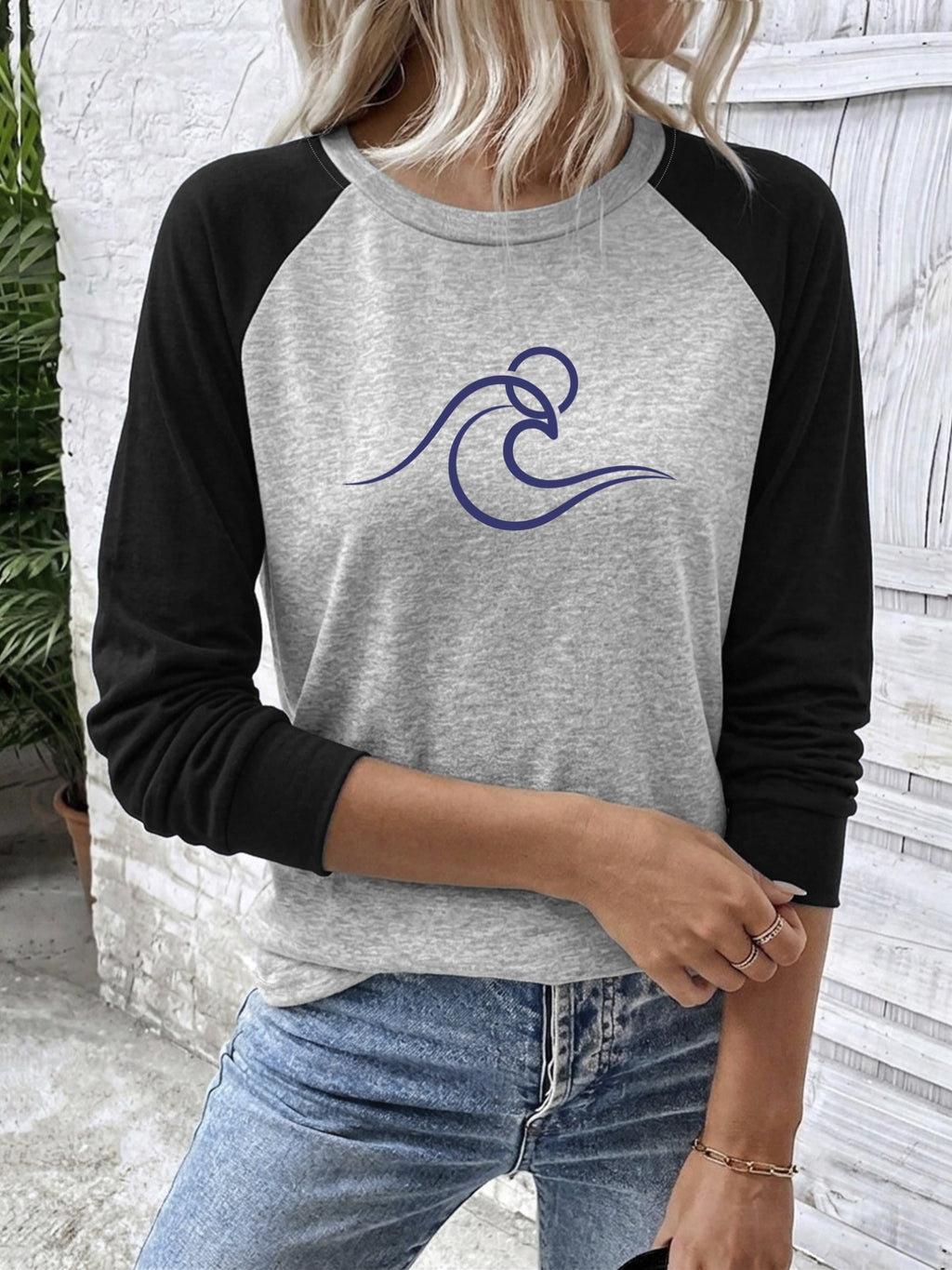 T-shirt grande taille, coupe ample, manches longues, toucher naturel, porté de face