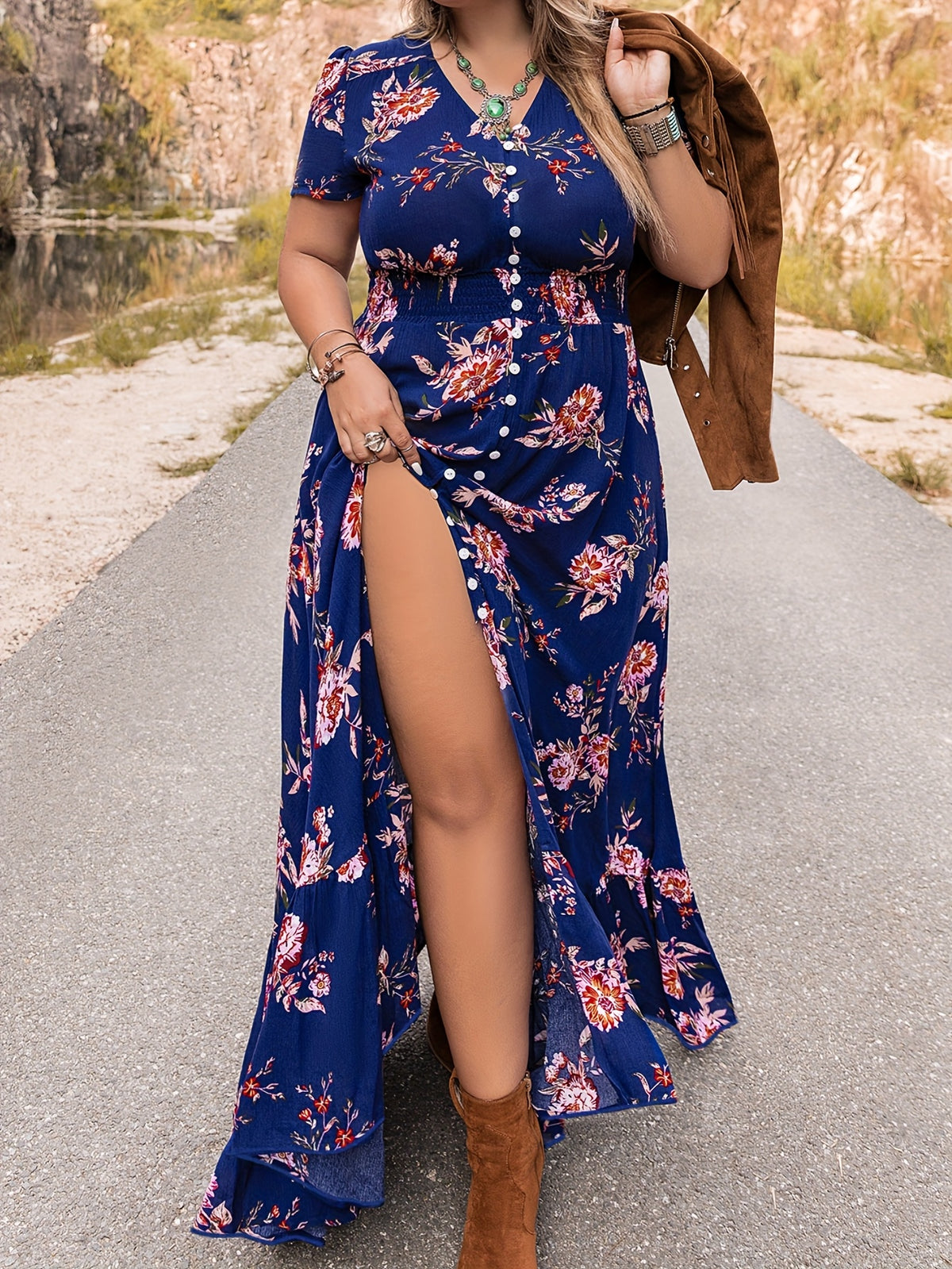 Robe longue grande taille — Fleurie à patte boutonnée viscose