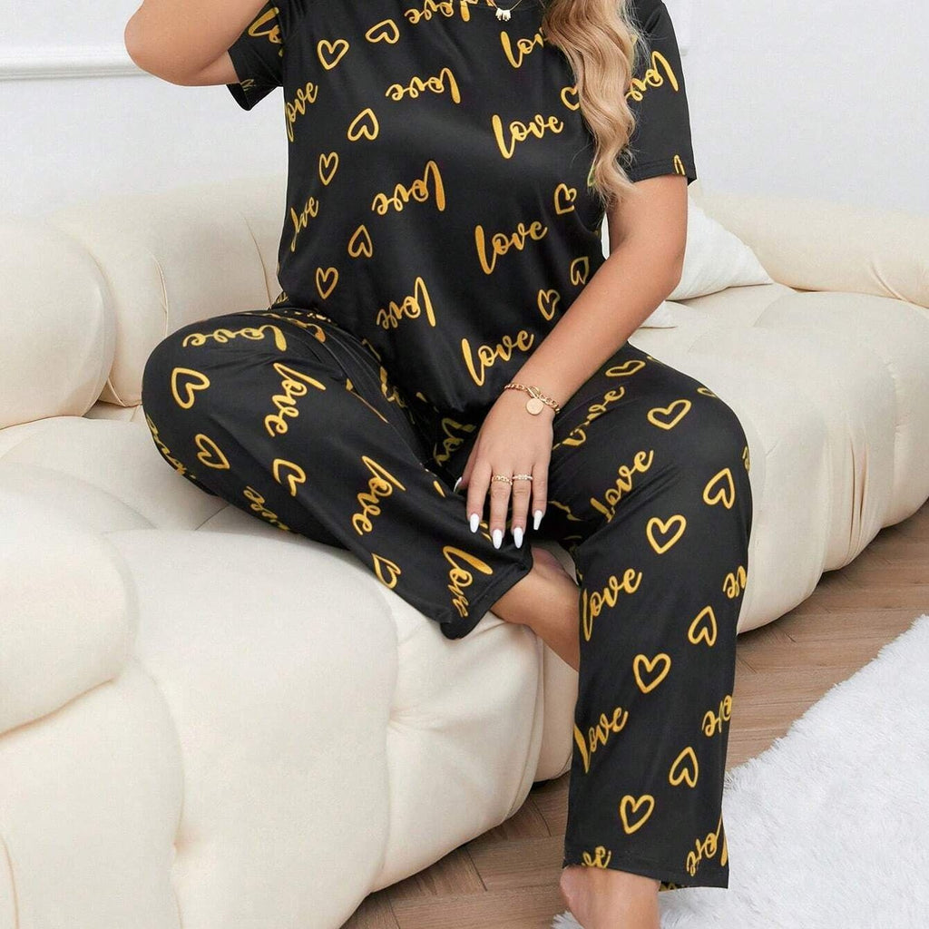 Pyjama grande taille, manches courtes, toucher naturel, porté de face