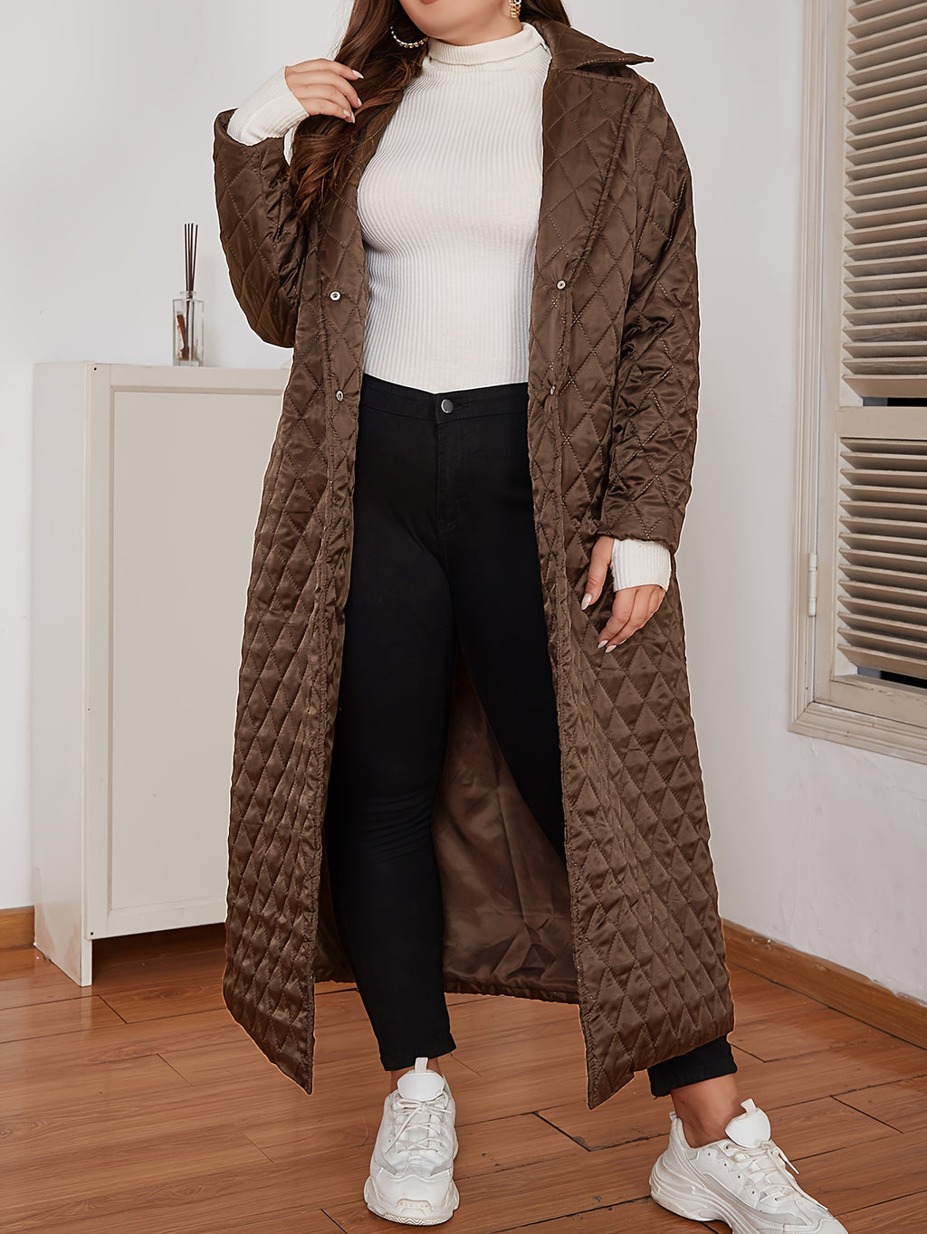 Manteau grande taille, col V, chaleur d'hiver, porté de face