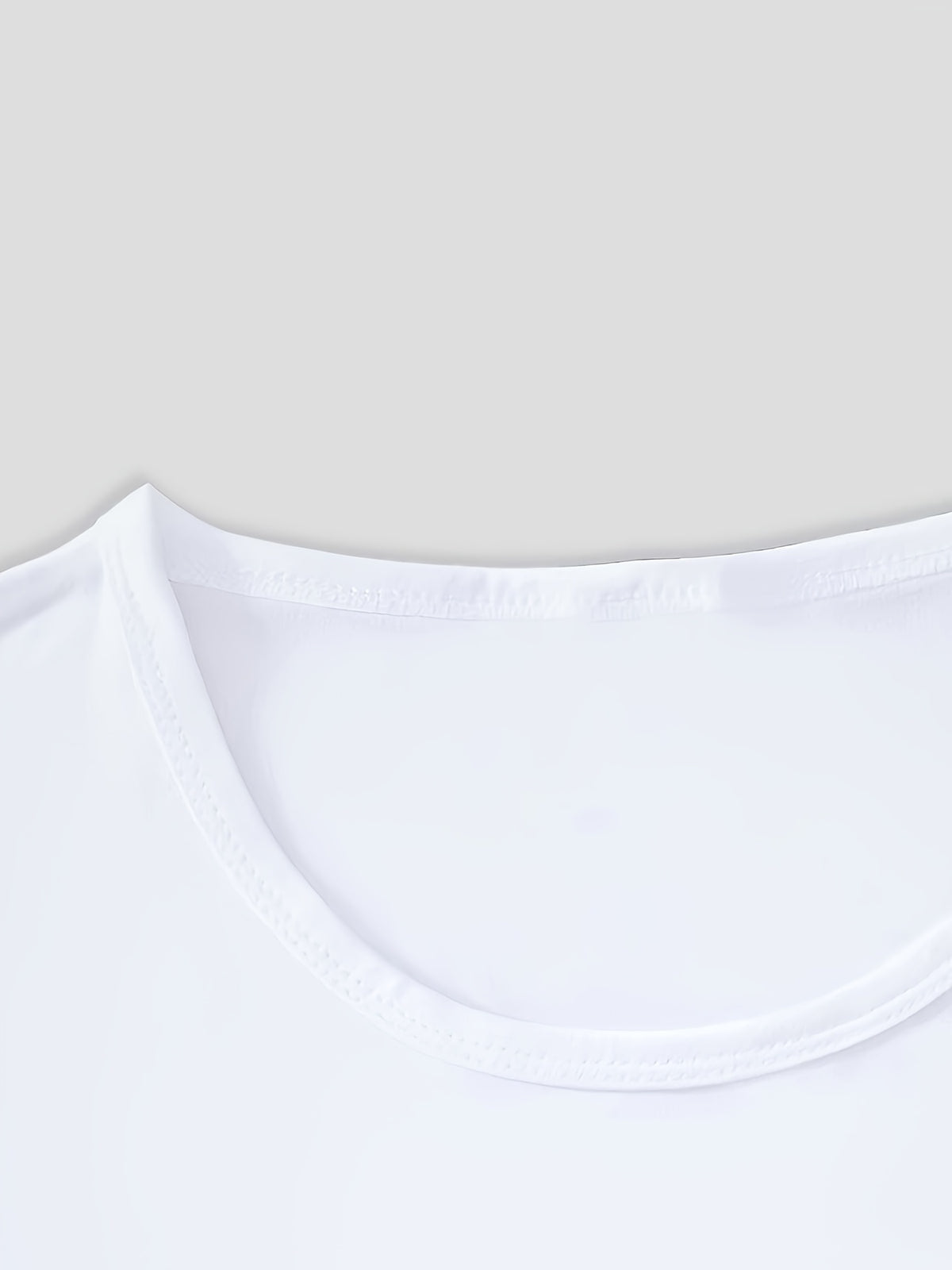 T-shirt grande taille, coupe ajustée, chaleur d'hiver, mise en situation