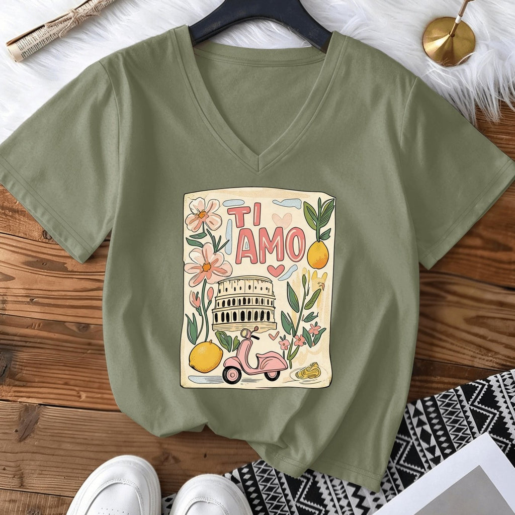 T-shirt grande taille, coupe ample, col V, manches courtes — matière : coton