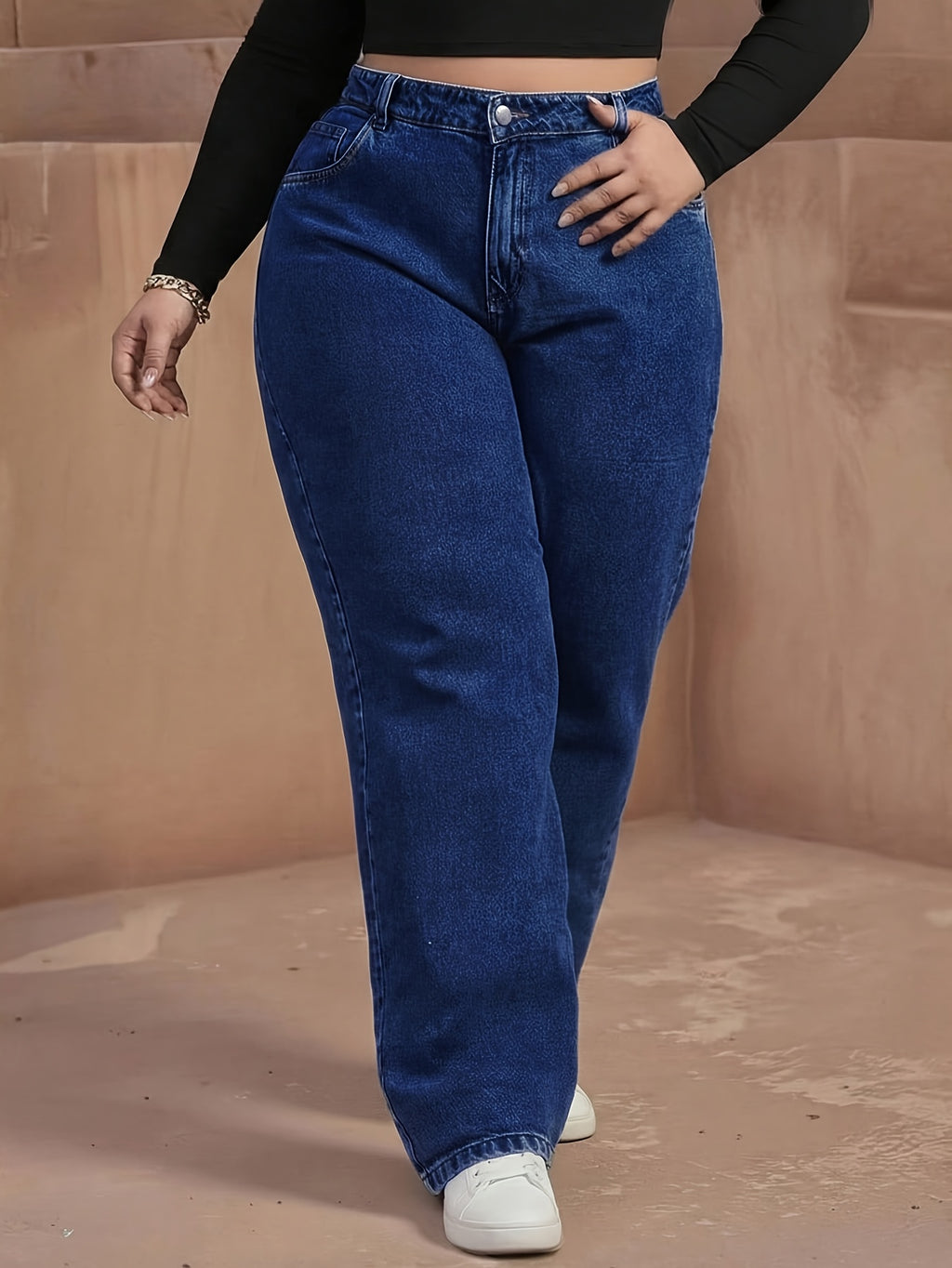 Jean grande taille, coupe droite, délavage doux, tenue franche