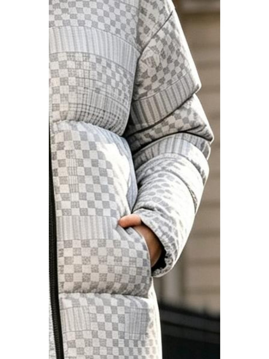 Manteau grande taille, coupe ample, capuche, fermeture zippée — composition : 95% Polyester, 5% Élasthanne