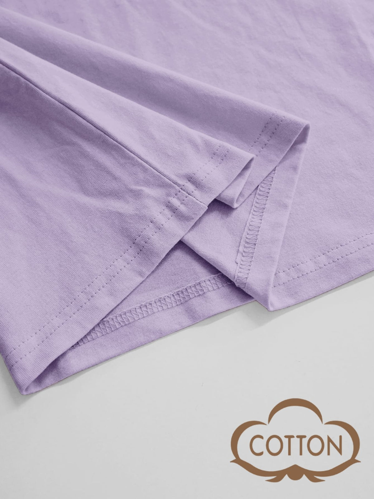 T-shirt grande taille, coupe ample, col rond, manches courtes, gros plan