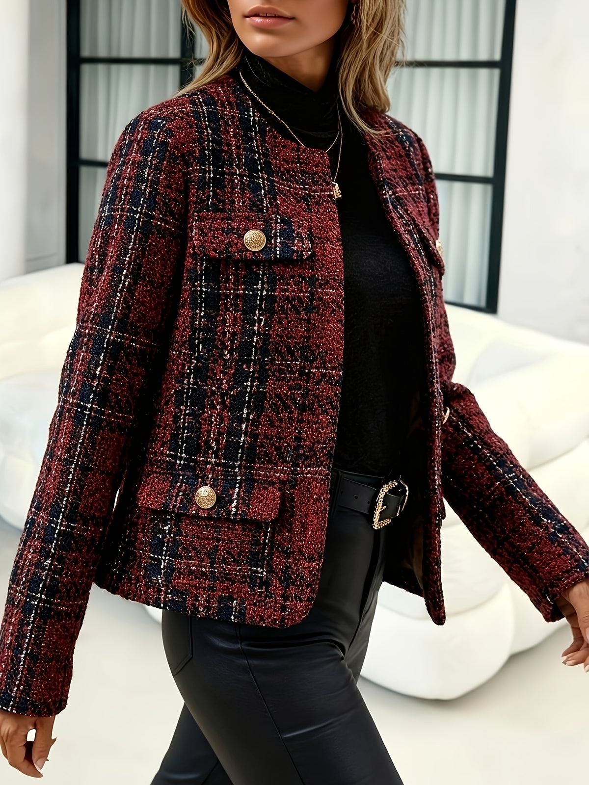 Blazer grande taille en tweed, col mao, boutonnage, manches longues, détail du tissu