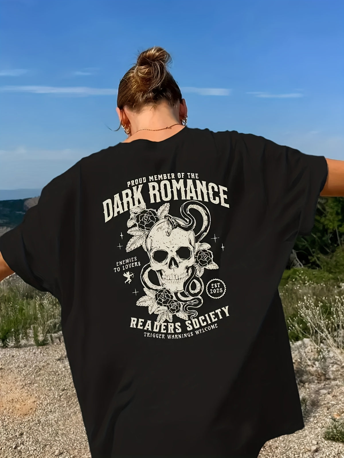 T-shirt grande taille, col rond, manches courtes, esprit décontracté, vu de dos