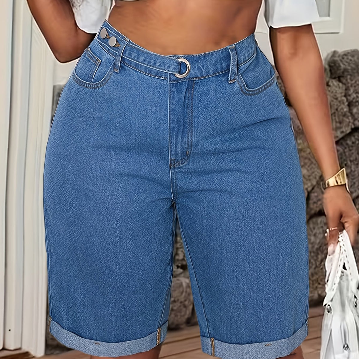 Short grande taille, coupe ample, ceinture assortie, toucher naturel — matière : coton Image