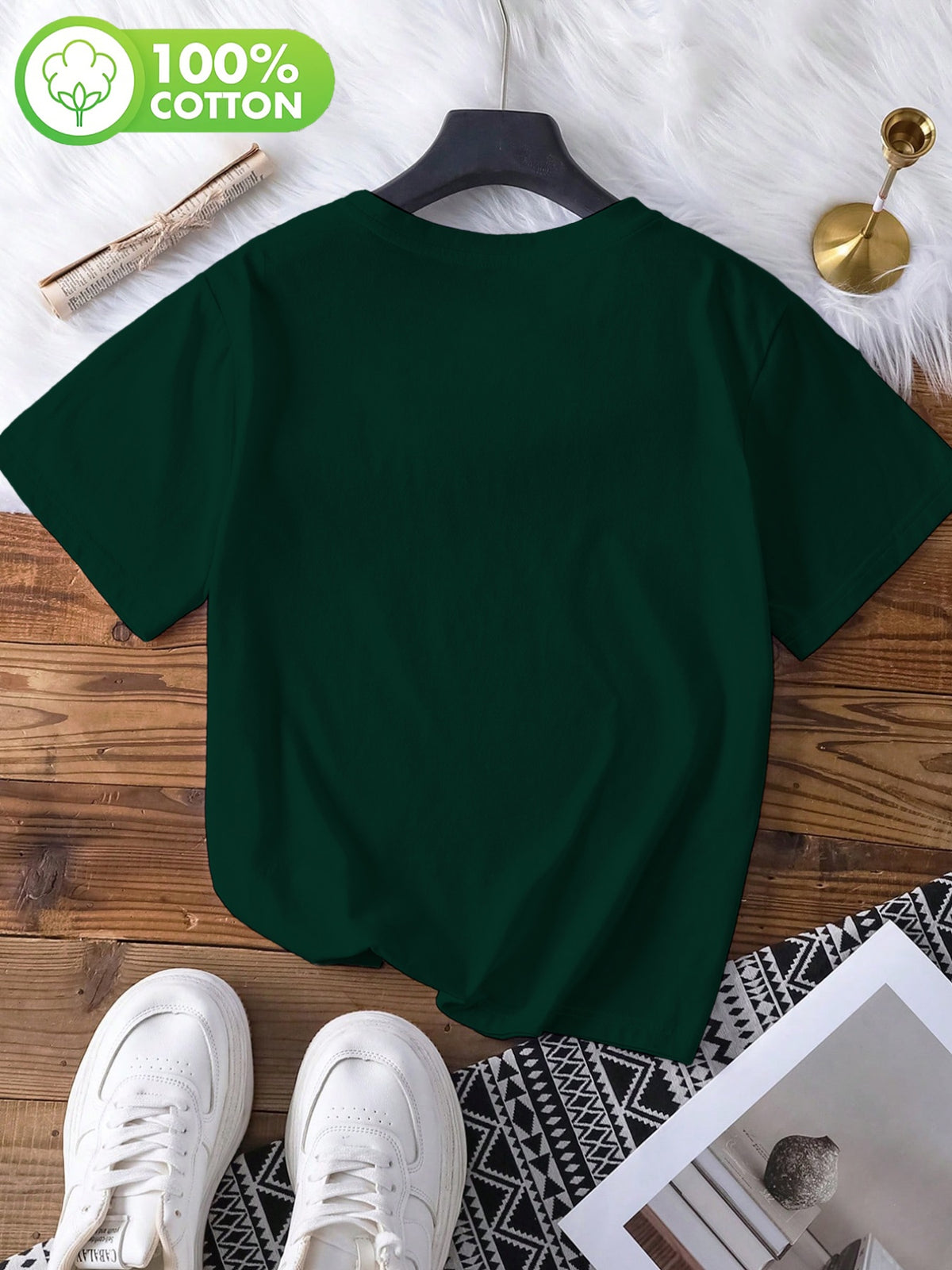 T-shirt grande taille, coupe ample, col V, manches courtes, mise en situation