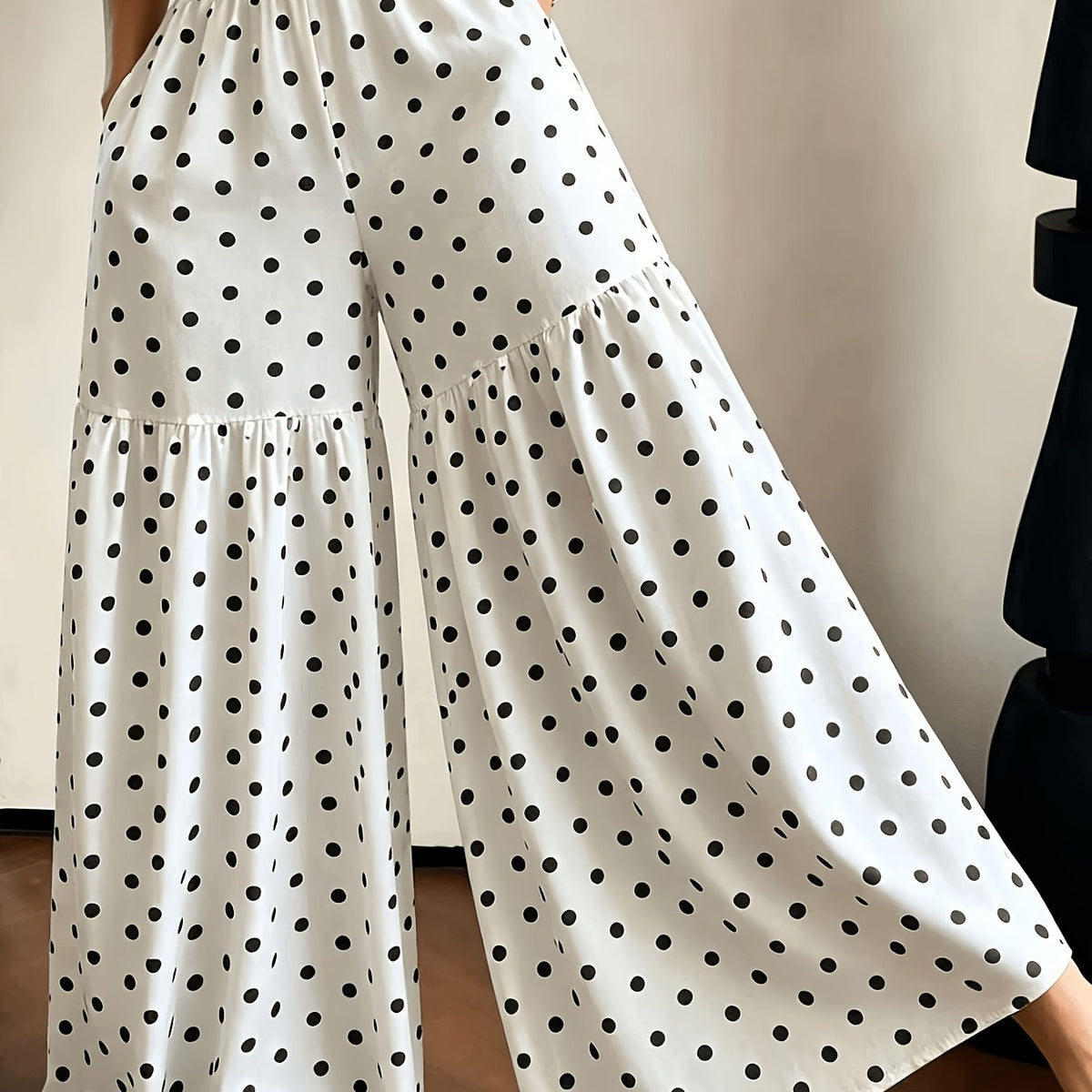 Pantalon grande taille à pois, coupe évasée, poches pratiques — composition : 95% Polyester, 5% Élasthanne