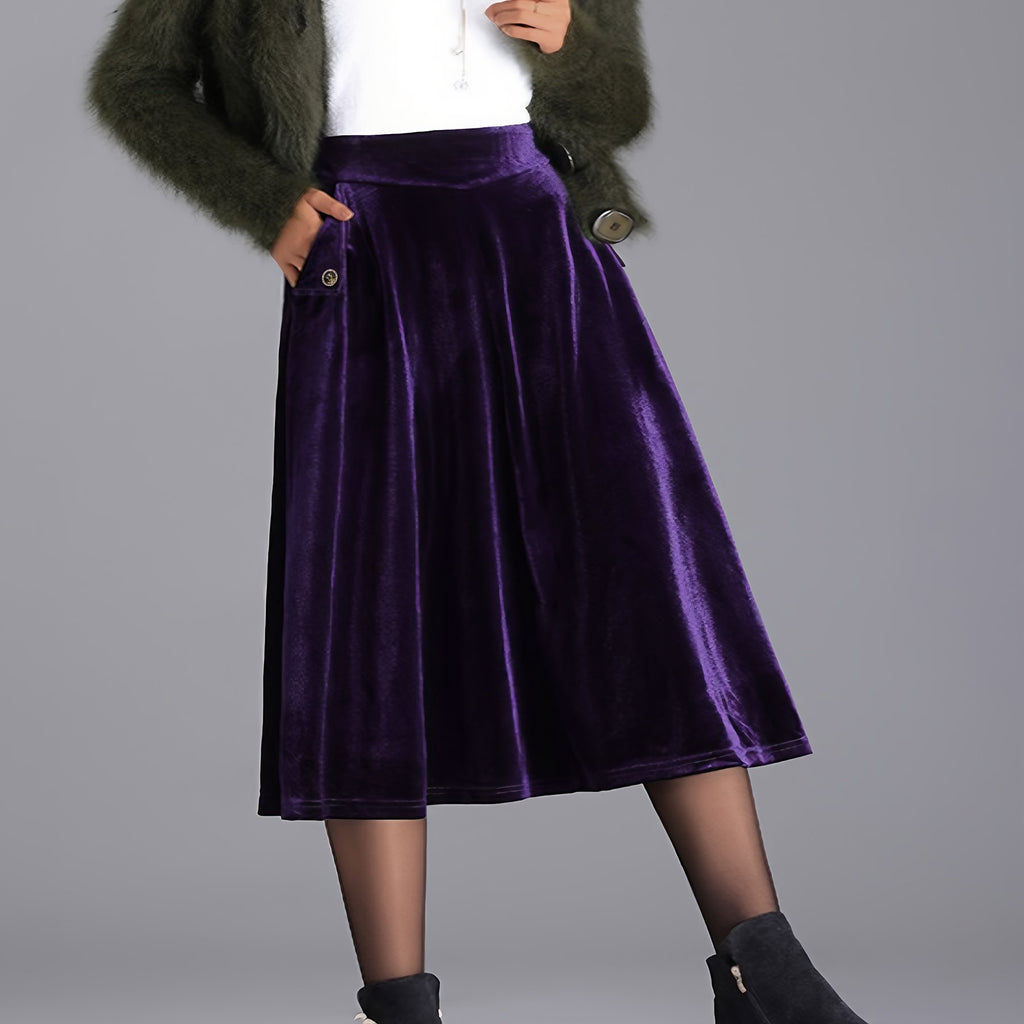 Jupe grande taille en velours, coupe évasée, toucher profond, allure élégante — matière : polyester
