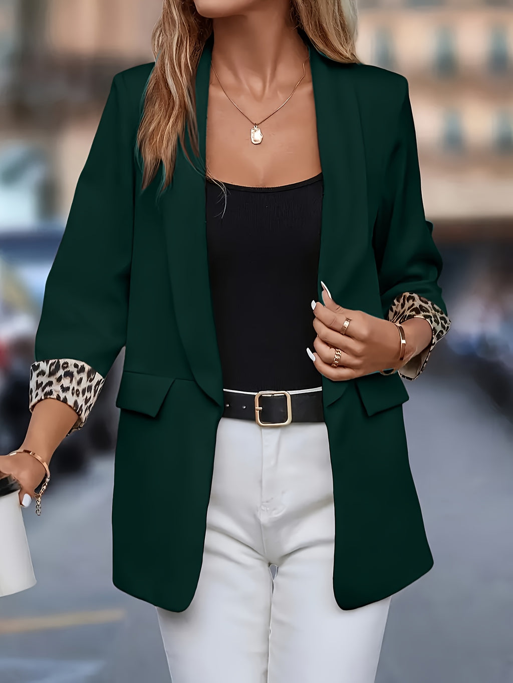 Blazer grande taille à imprimé léopard, coupe oversize, mise en situation